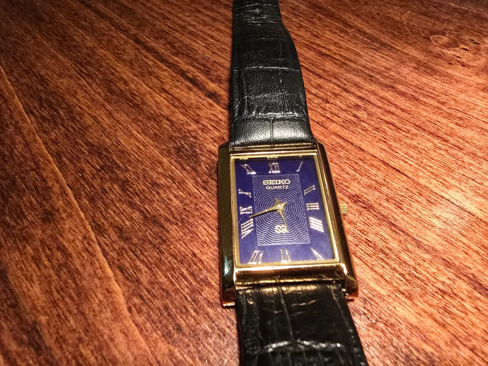 Seiko slim quartz classic blue face gentlemen’s classic watch