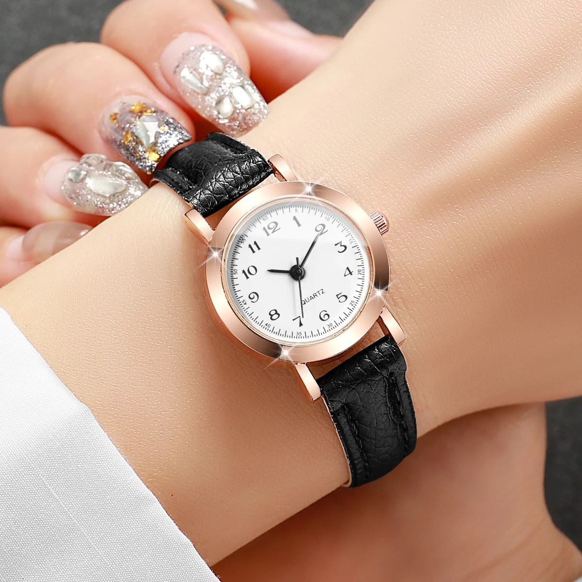 Fashion Small Dial Women’s Watch – Simple Leather Band, Analog Quartz Wristwatch