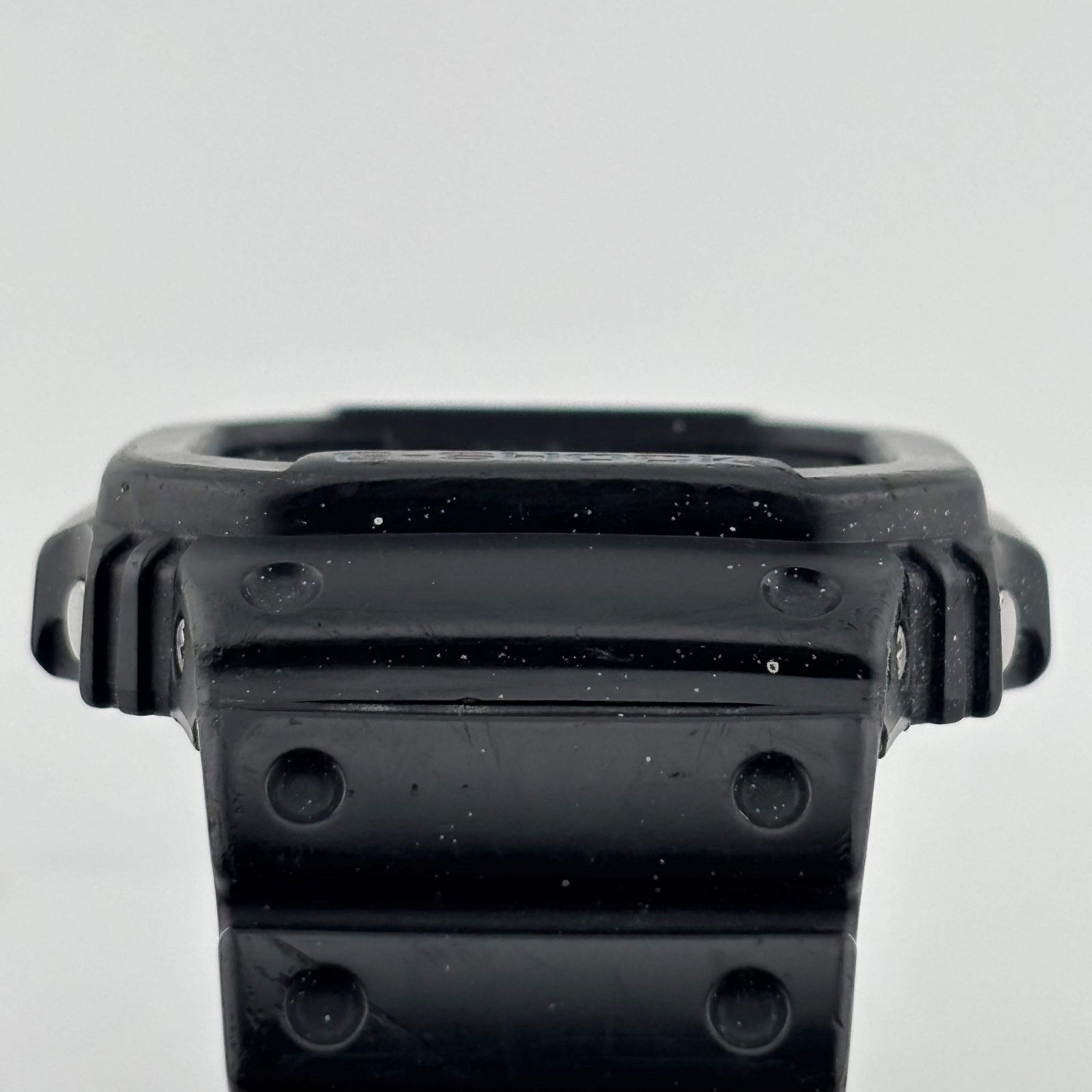 CASIO G-SHOCK G-5600UE Tough Solar Windshield damaged World Time 43.9mm
