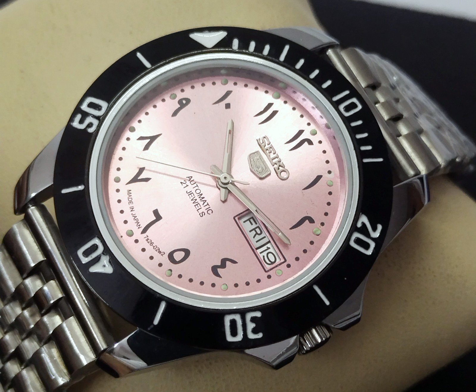 Vintage Seiko 5 Automatic Men’s Watch Pink Dial Arabic Numbers Working Perfectly