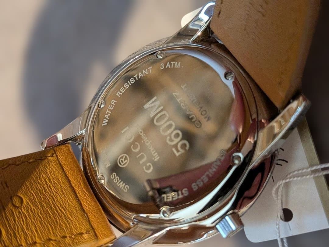 GUCCI 5600M Mens Quartz Stainless Steel White Dial Brown Leather Watch