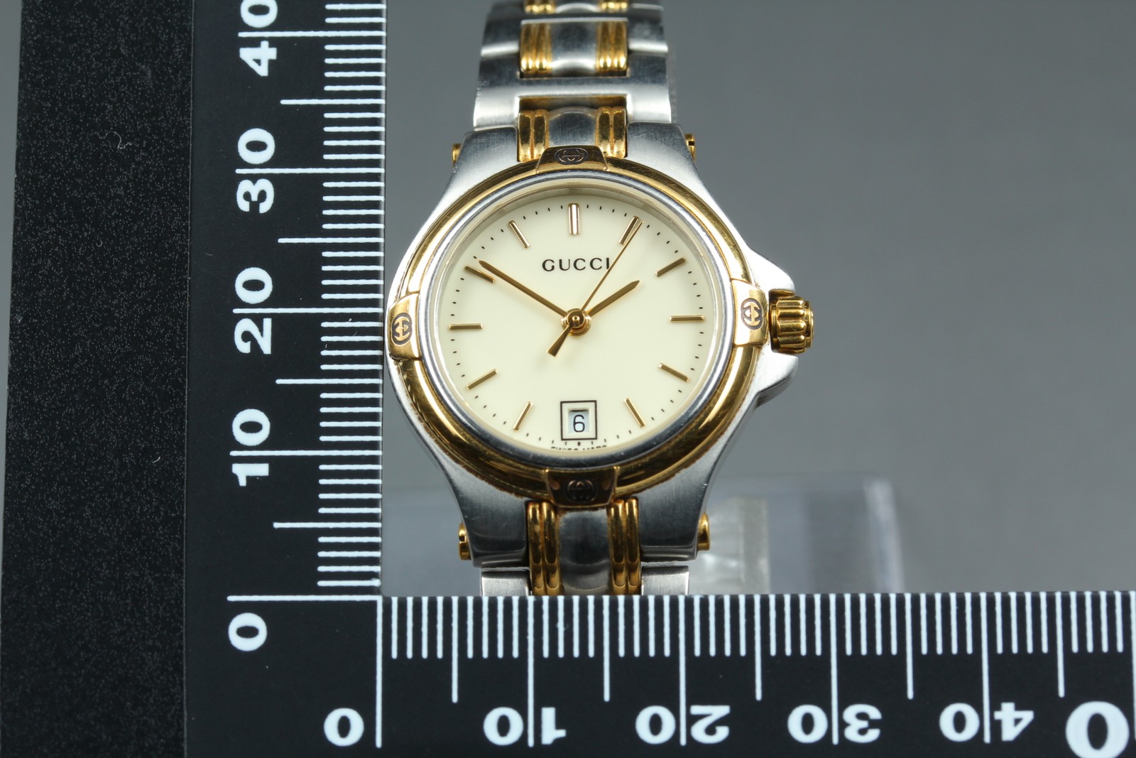 [Near MINT] Gucci 9040L 26mm Ivory Dial Date Two Tone Quartz Women’s Watch JAPAN
