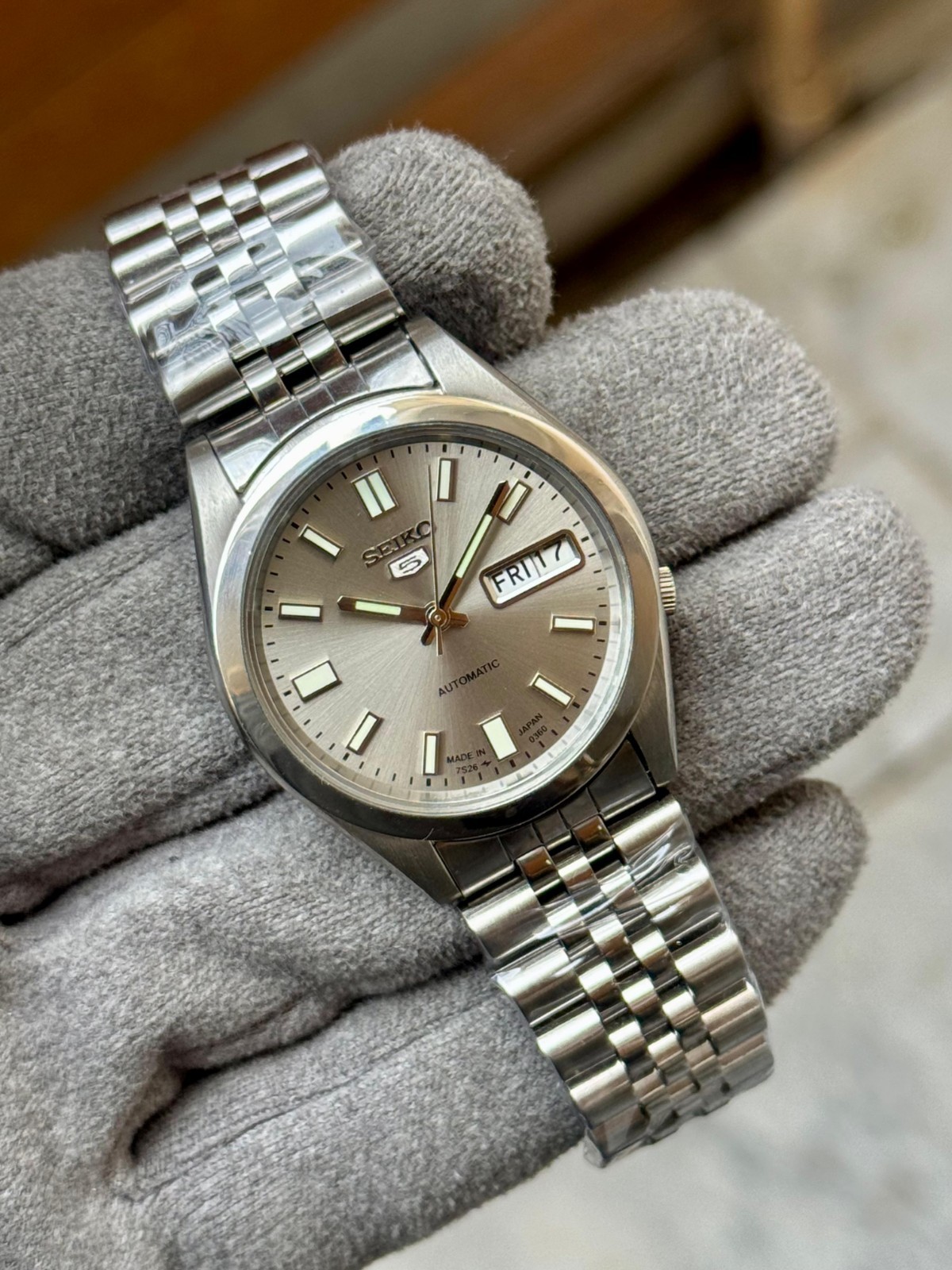 Vintage Seiko 5 Automatic Day/Date Mens Wrist Watch