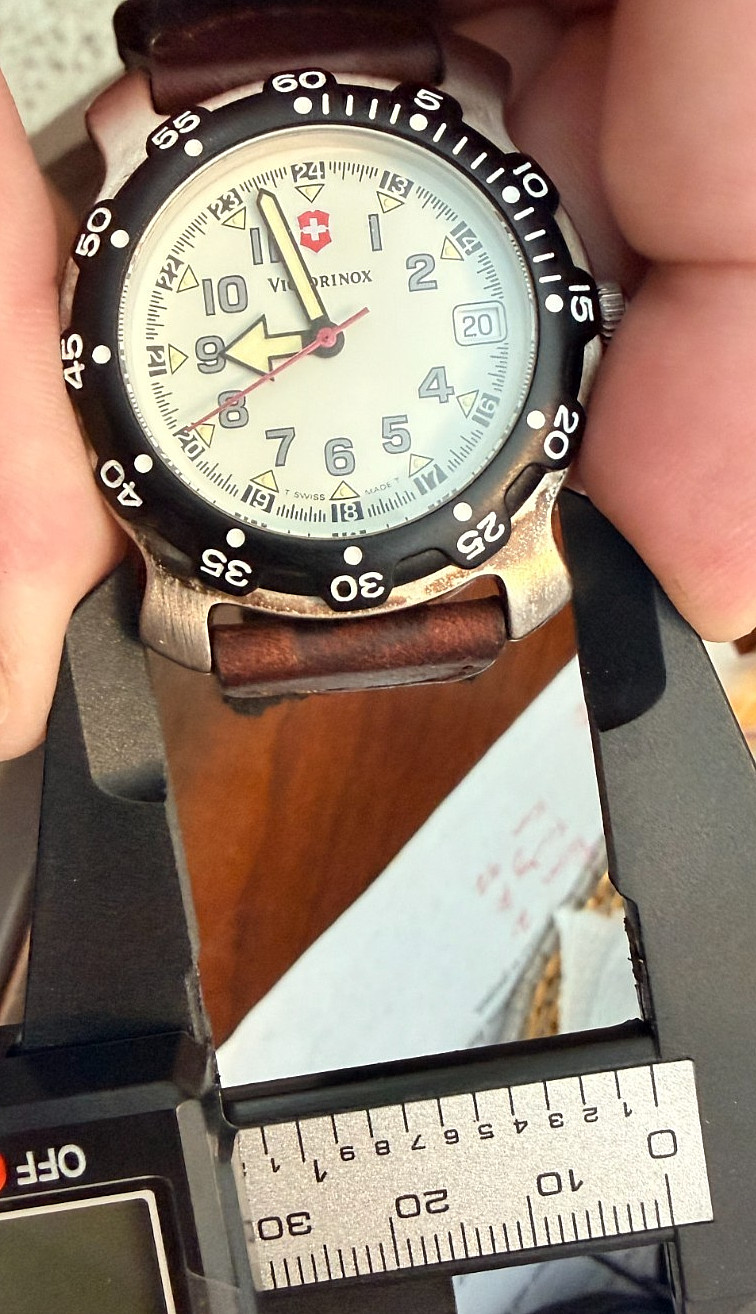Vintage Victorinox Swiss Army Sportline Quartz Field Watch – 4.562 – New Battery