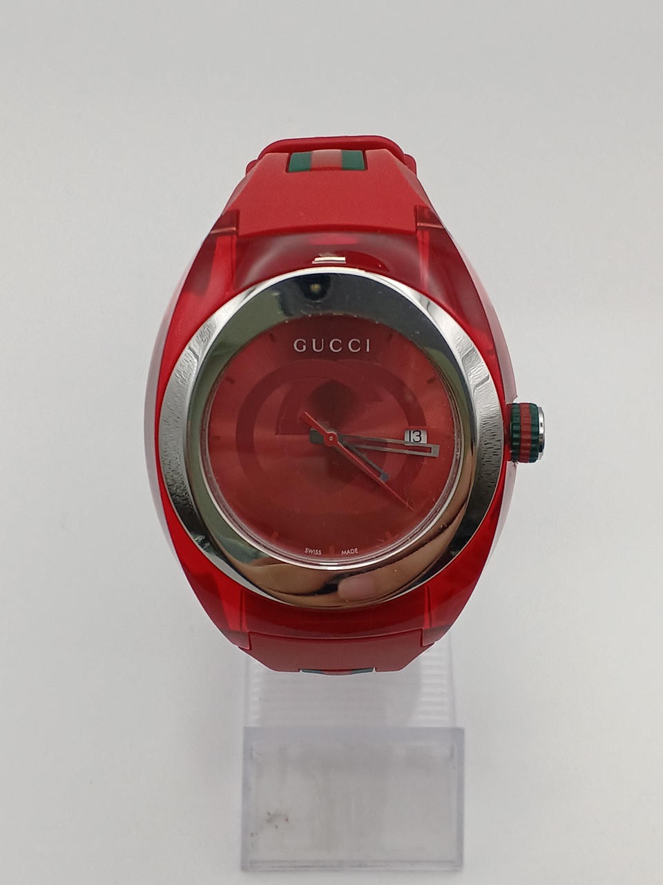 Quartz Analog Wristwatch Model Number YA137103 GUCCI