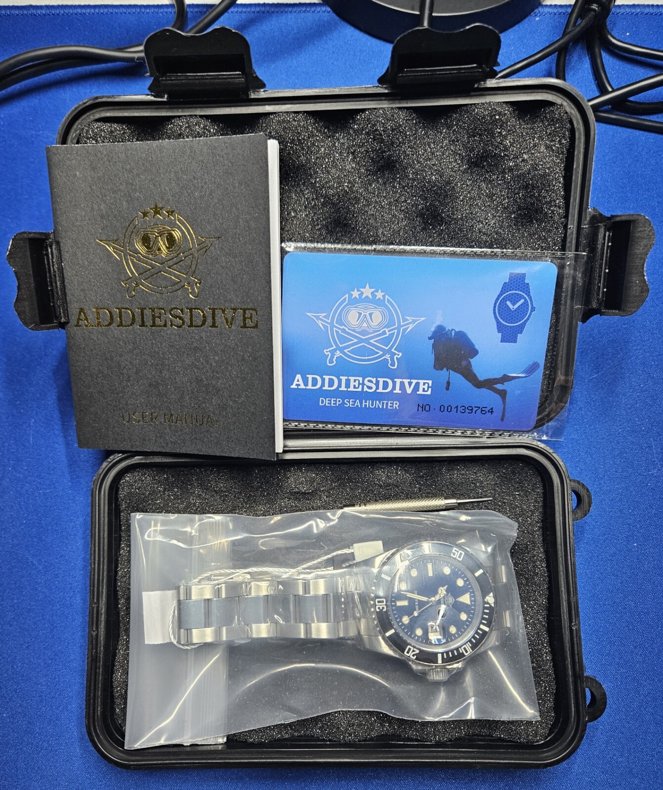 ADDIESDIVE Stainless Steel Watch Men’s Driver Quartz Watch With Hardcase New