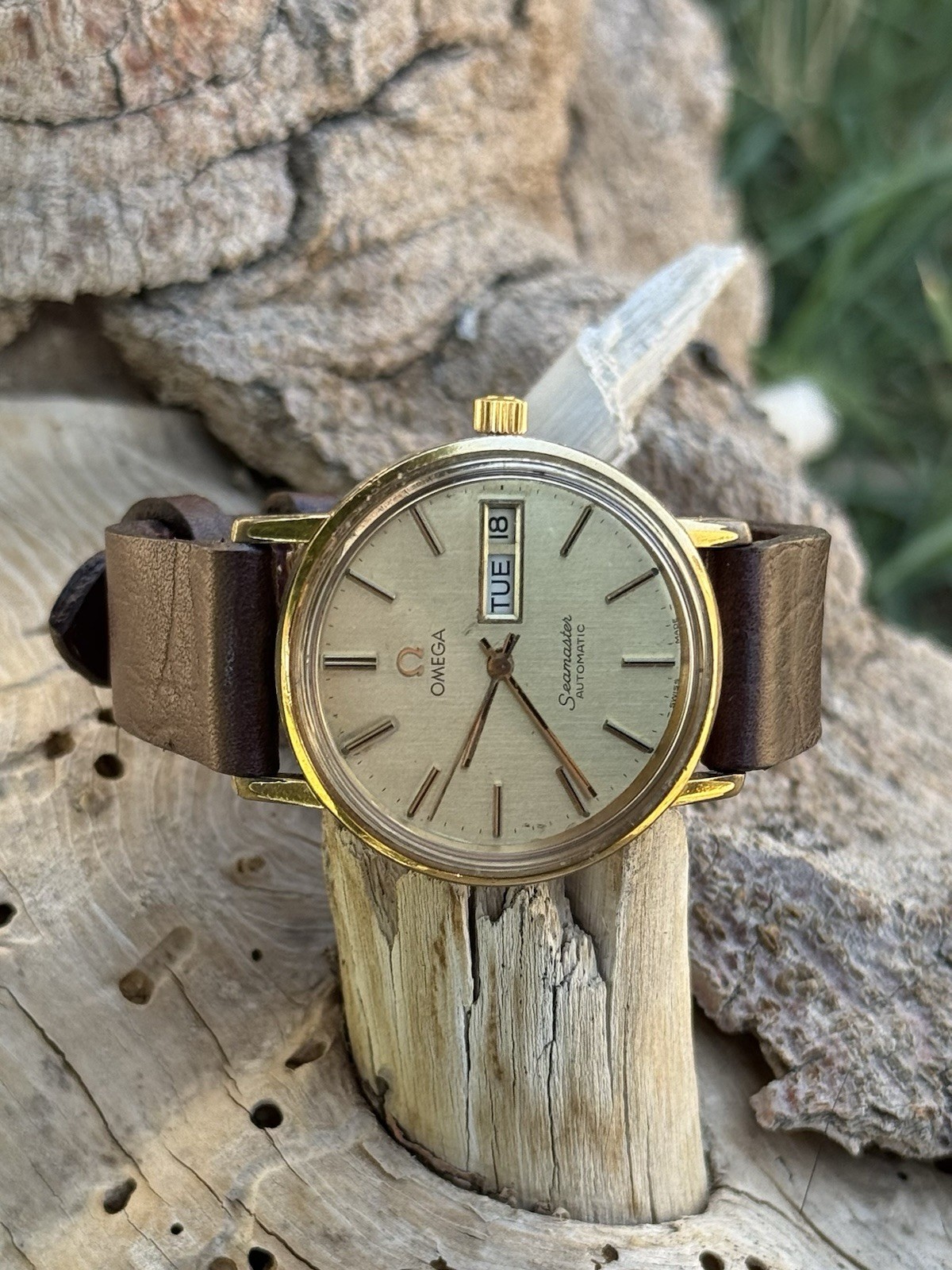 Vintage OMEGA Seamaster Cal.1020 Automatic Gold Dial Day/Date 35mm Men’s