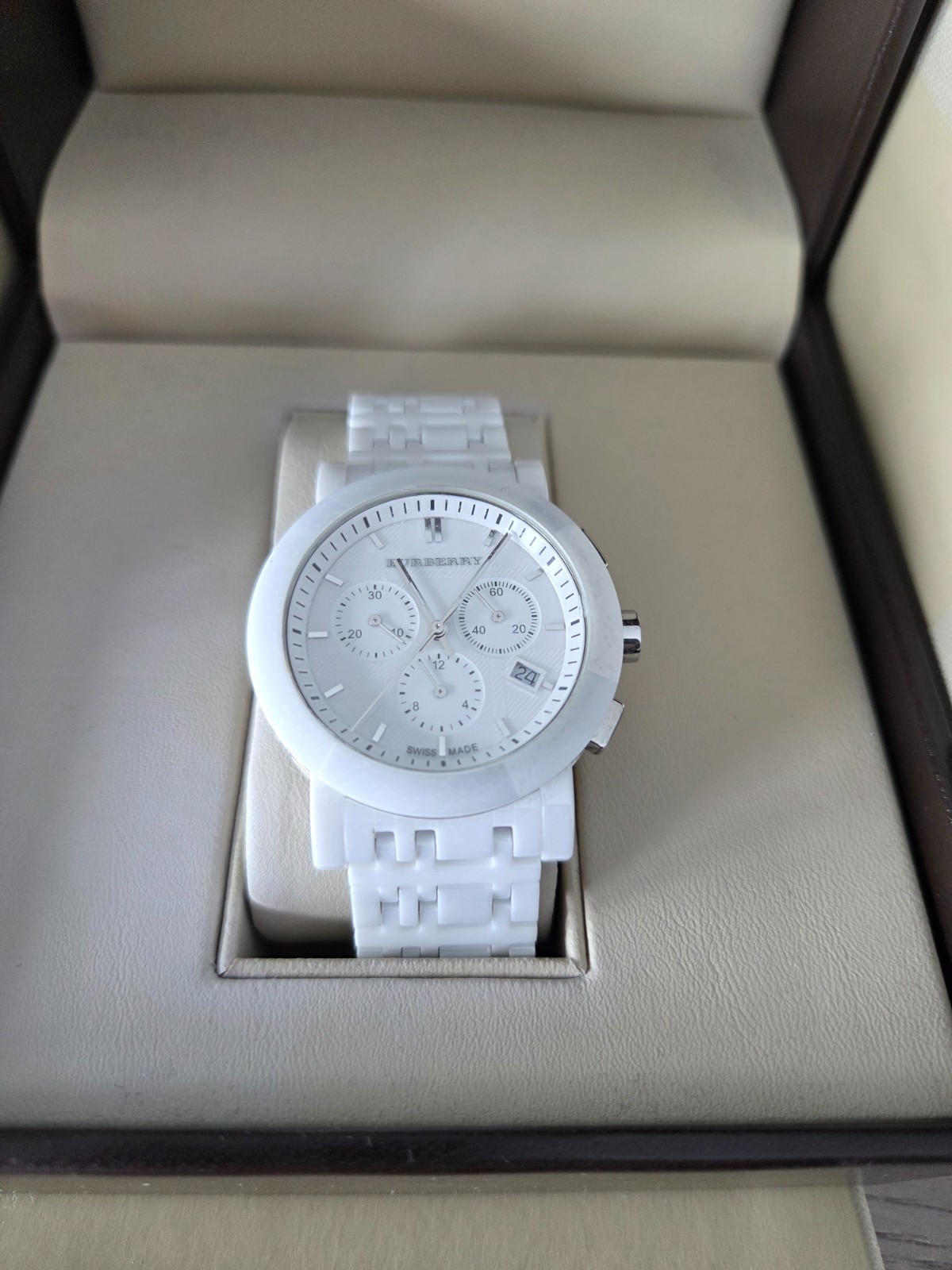 BURBERRY MENS WATCH LOGO HERITAGE WHITE CERAMIC SWISS BU1770 40MM