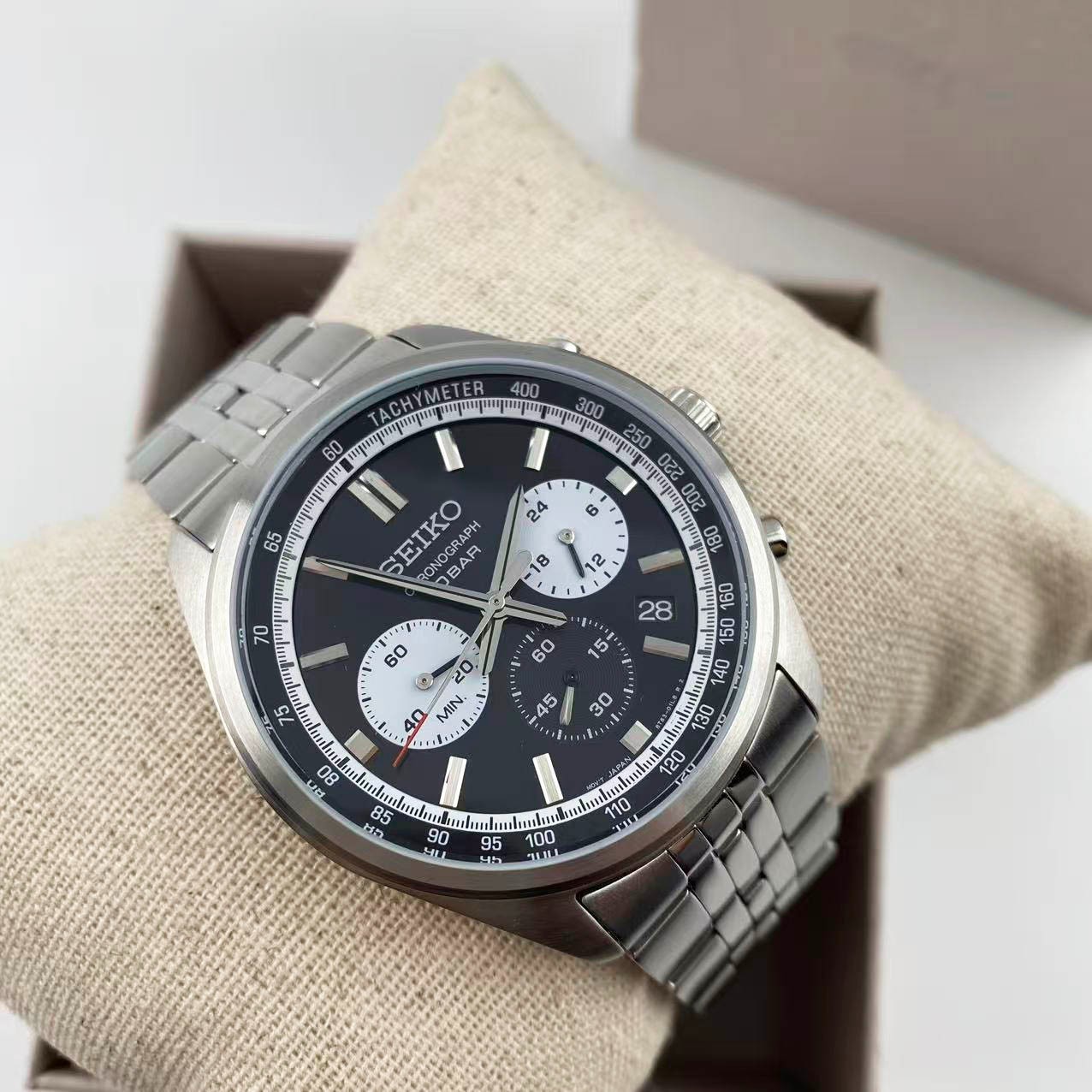 New Seiko Essentials SSB429 Black Dial Stainless Steel Men’s Quartz Watch 41.5mm