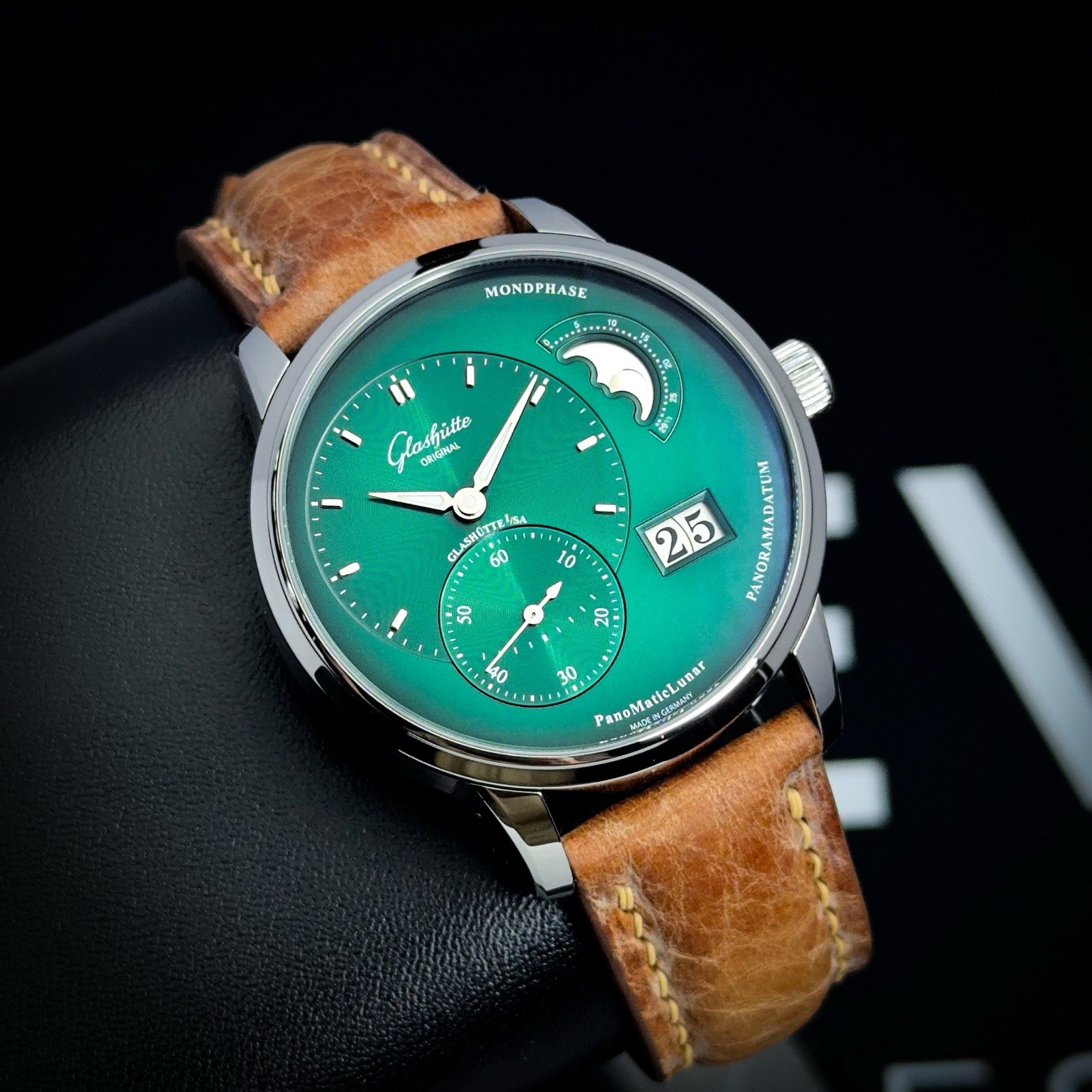Glashütte Original PanoMaticLunar 1-90-02-14-32-62 40mm Green Dial Full Set