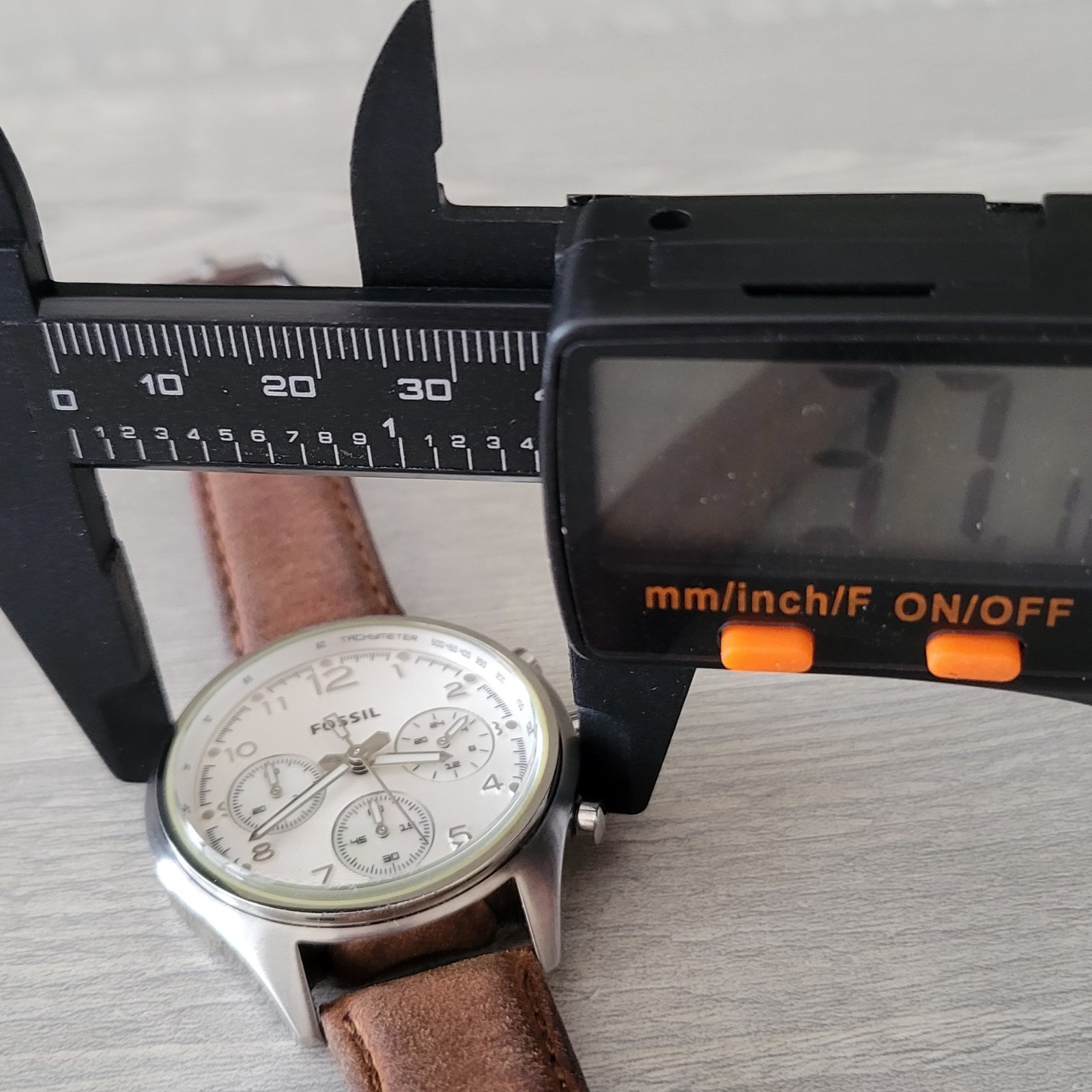 Fossil Flight Chronograph Watch White Dial Brown Leather Band Mens / Unisex EUC