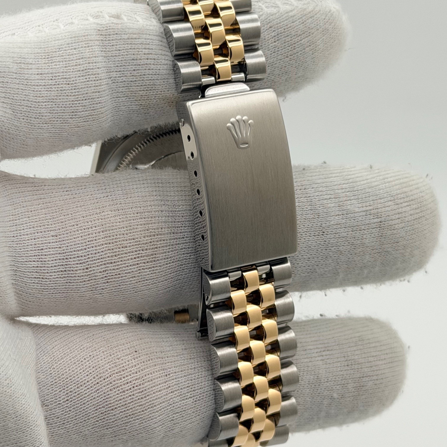 Rolex Datejust 16233 36mm White Diamond Dial 18k Yellow Gold Stainless Steel