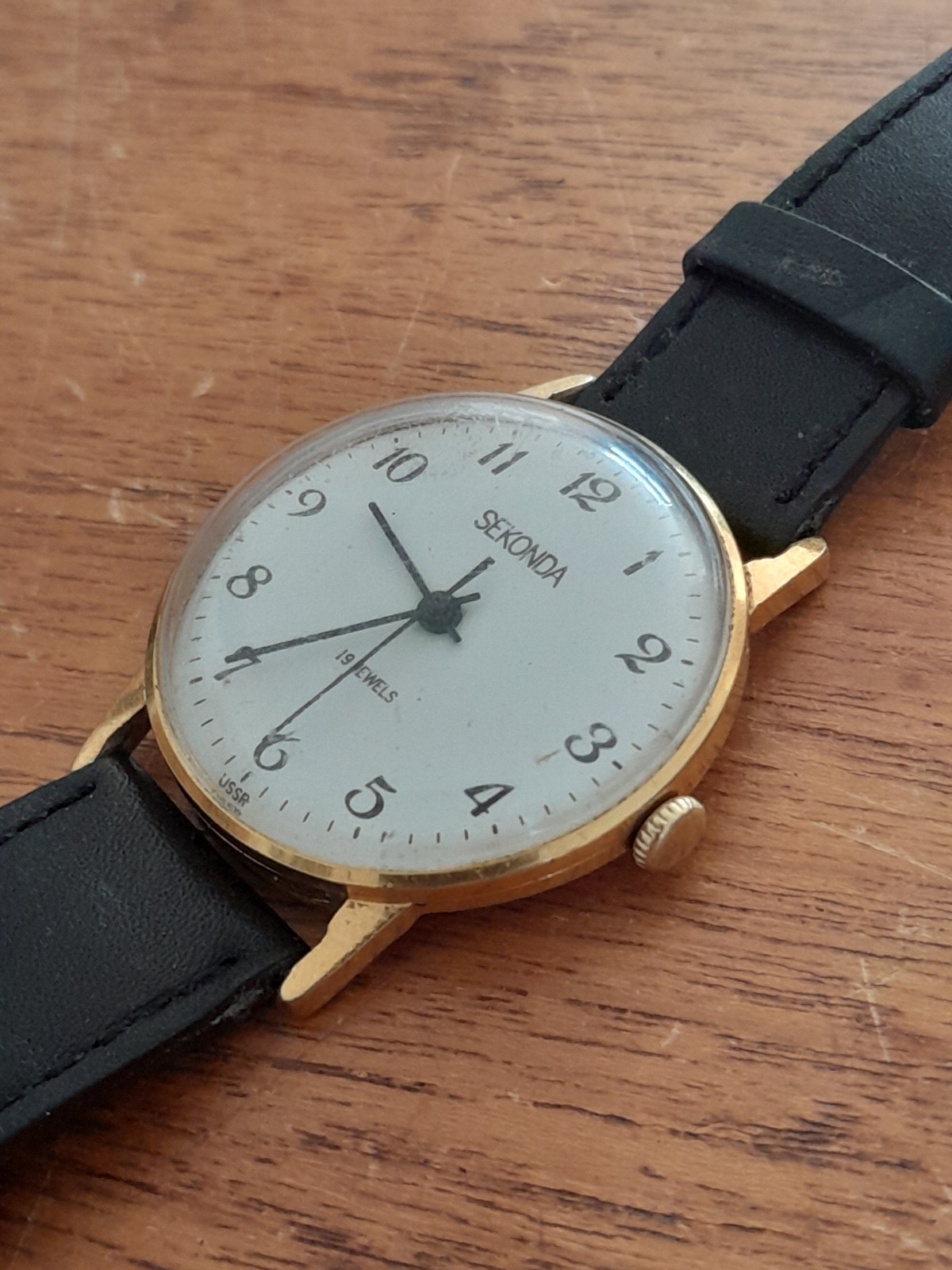 Vintage Sekonda 19 Jewels Manual Wind Watch USSR Cal 2609 HA