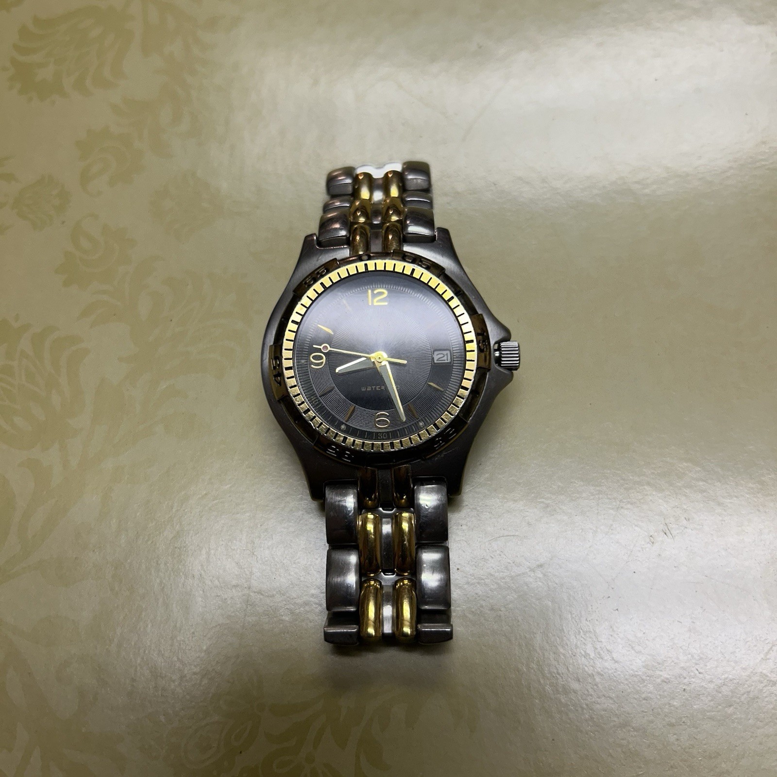 Guess Waterpro Men’s Watch Japan Movement Stainless Steel Back 100m Water Rest.