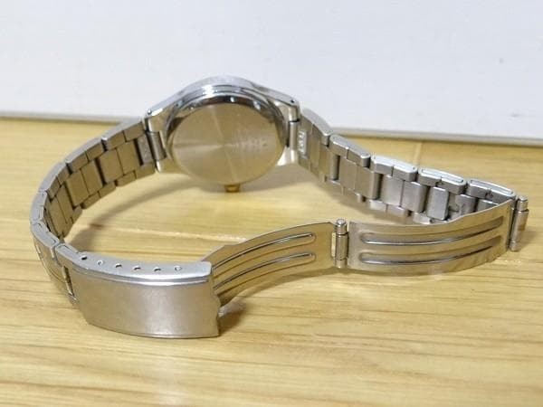 Rare Seiko Alba ALBA V501-0DT0 10BAR Wristwatch (As-is condition)