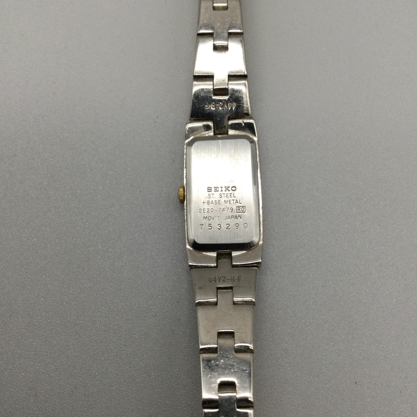Seiko Womens Watch 13mm White Dial Two Tone Bracelet 2E20-7479 New Battery 5.5″