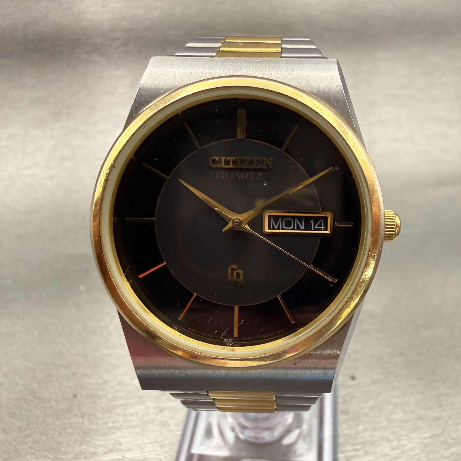Citizen CQ Watch Men 34mm Black Dial Two Tone Daydate Round 6101-115588 New Batt