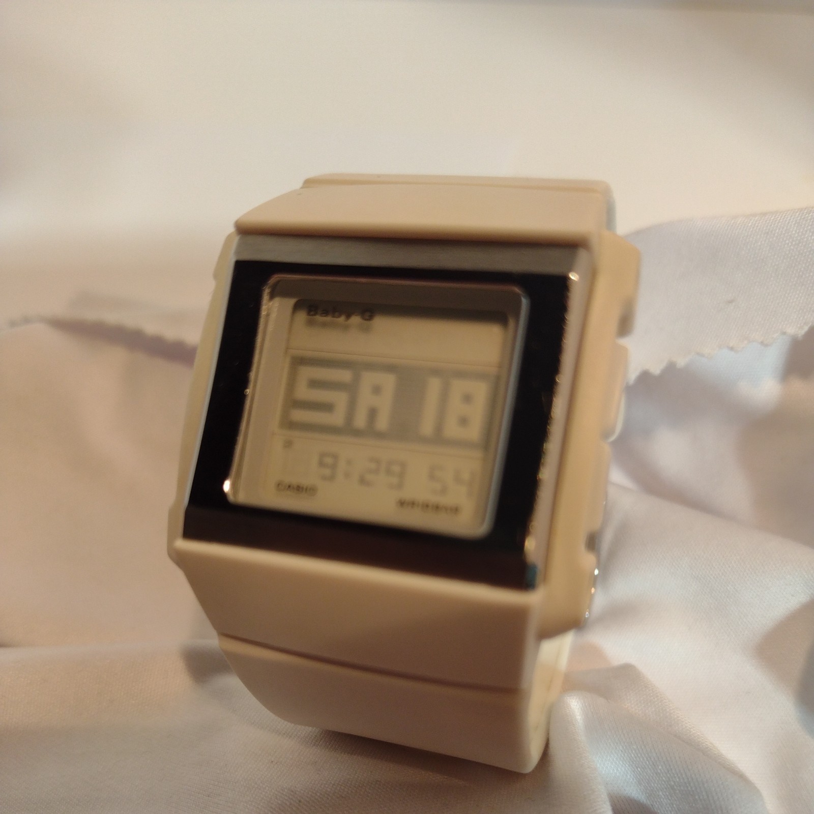 Casio Baby-G 3085 BG-2001 Square White Digital Wristwatch Water Resistant 10 Bar