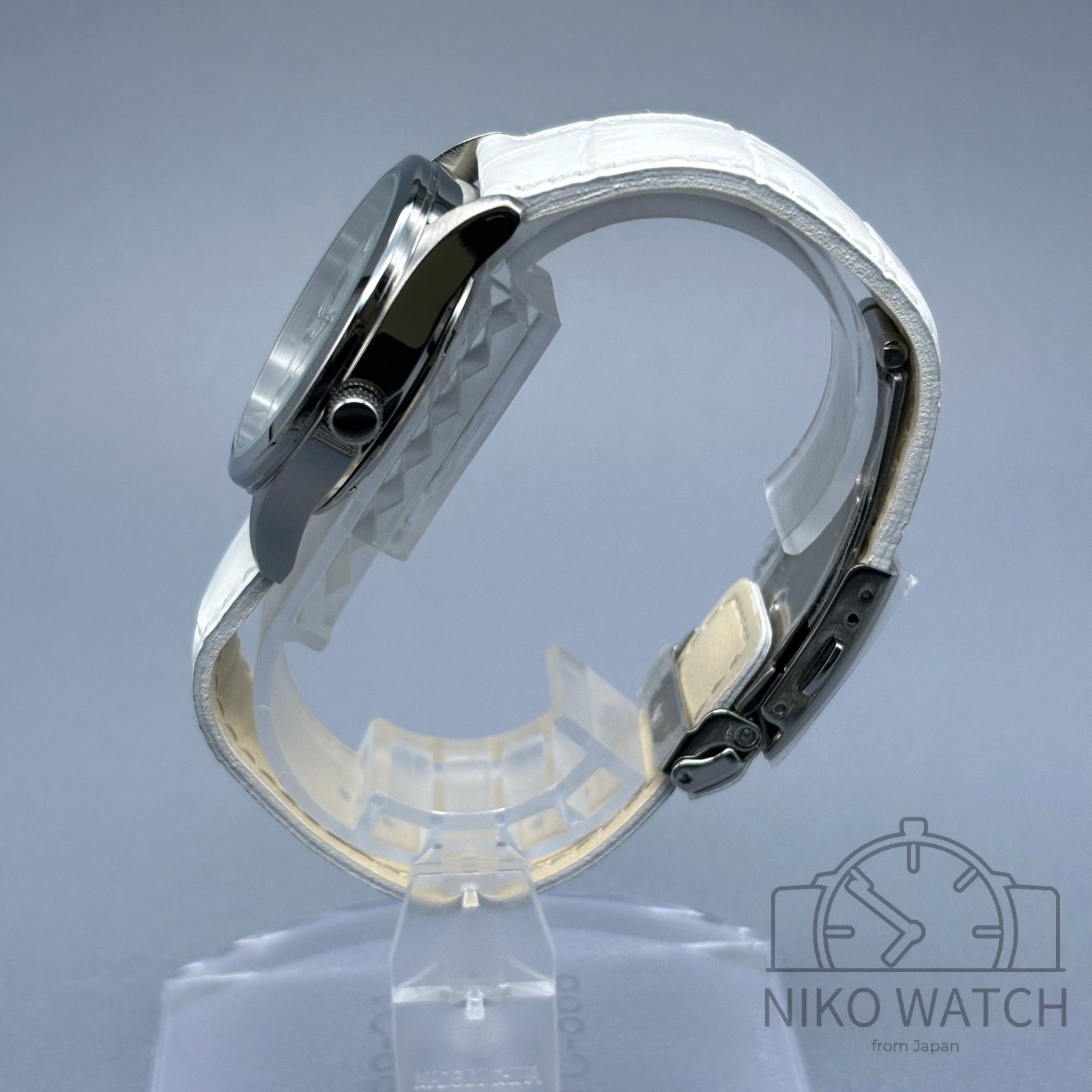 One Piece Chopper Watch Sakura no Kioku Premium Collection Japan LTD [Excellent]