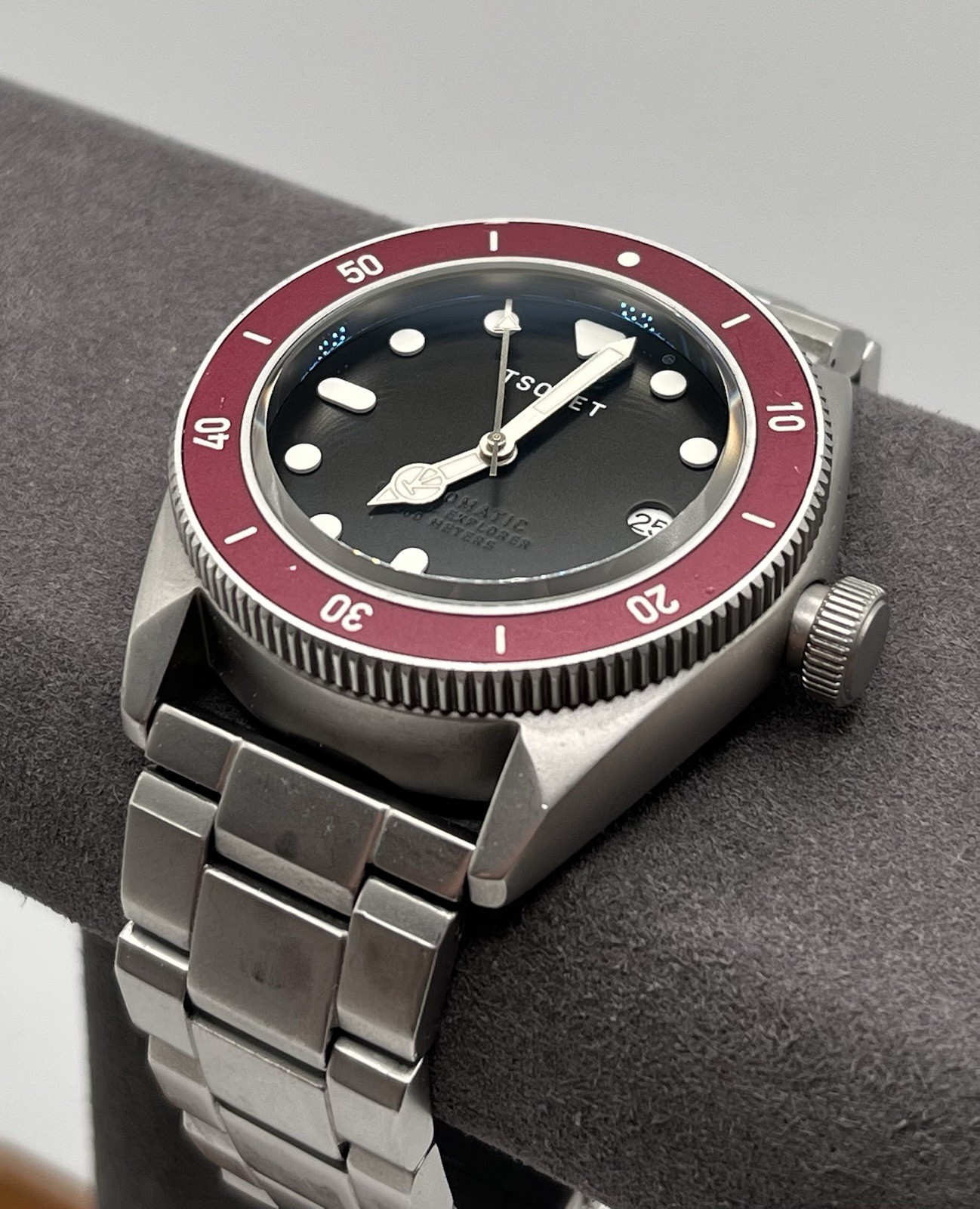 Tsovet Burgundy Blood JMT Men’s Automatic Watch – TS-4001-22