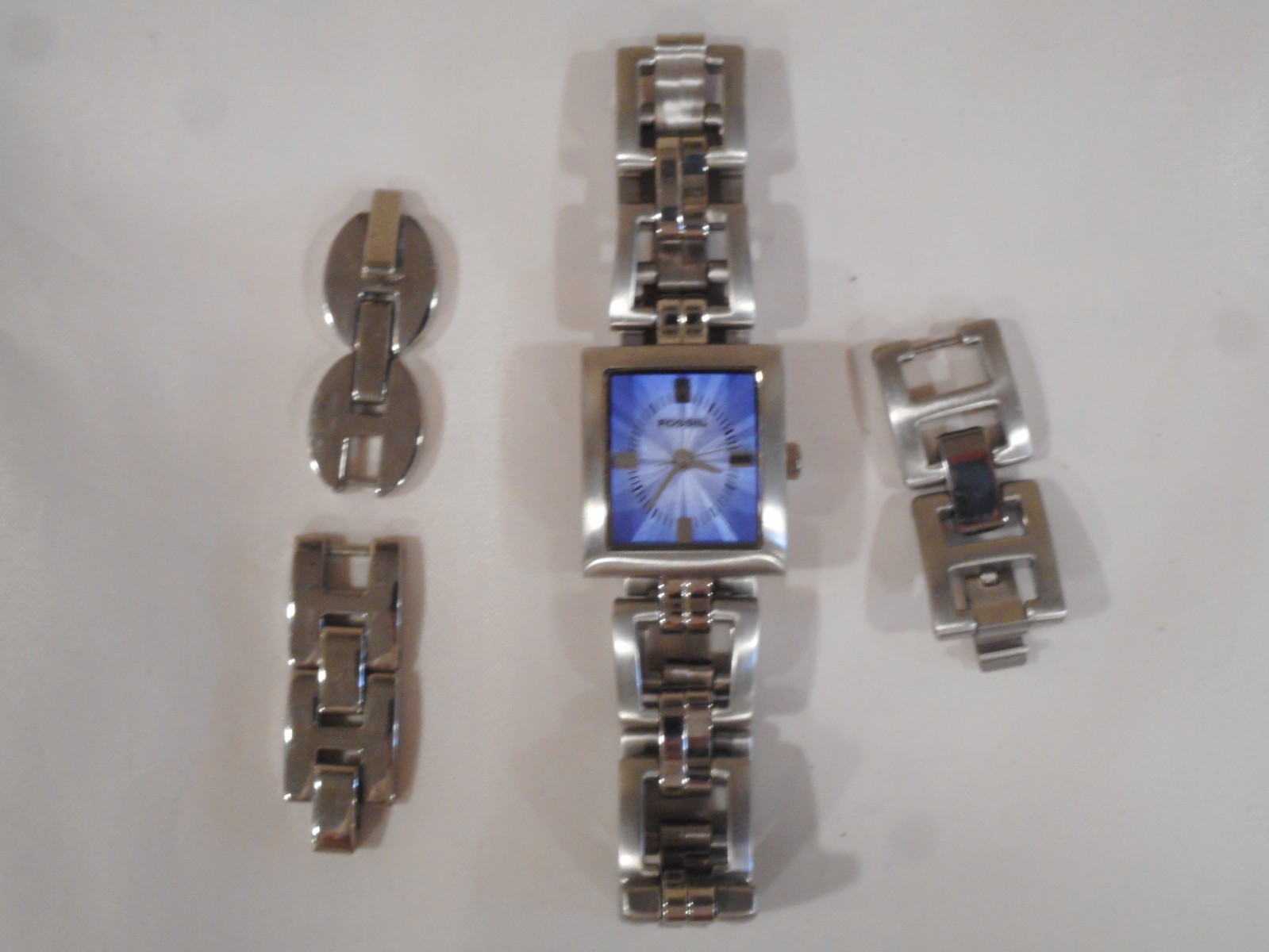 Fossil F2 Womens Watch 19mm Blue Dial Silver Steel ES-1157 7”