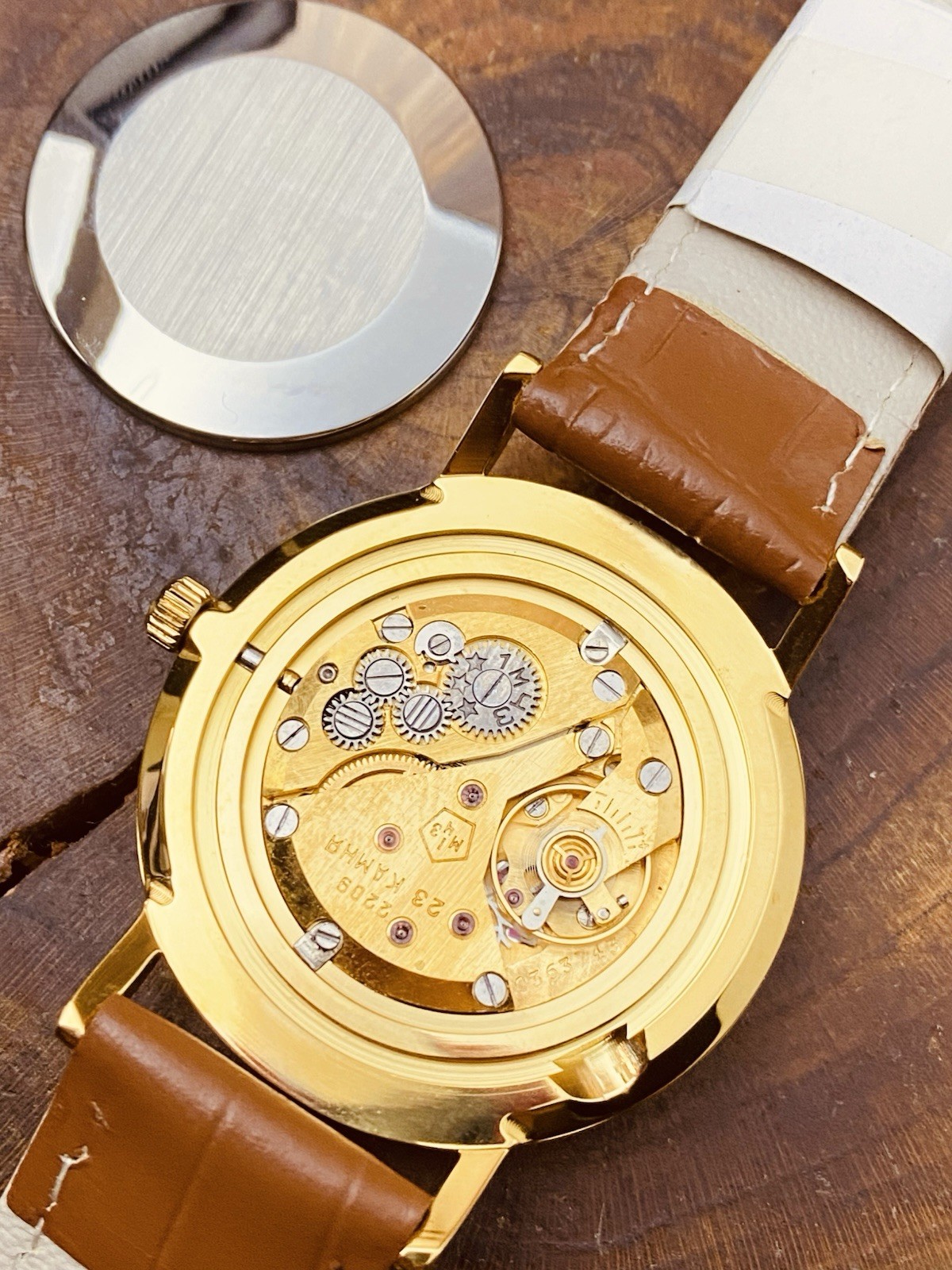Luch de Luxe Ultra Slim Wrist Watch Soviet Men’s Vintage Mechanical Watch USSR