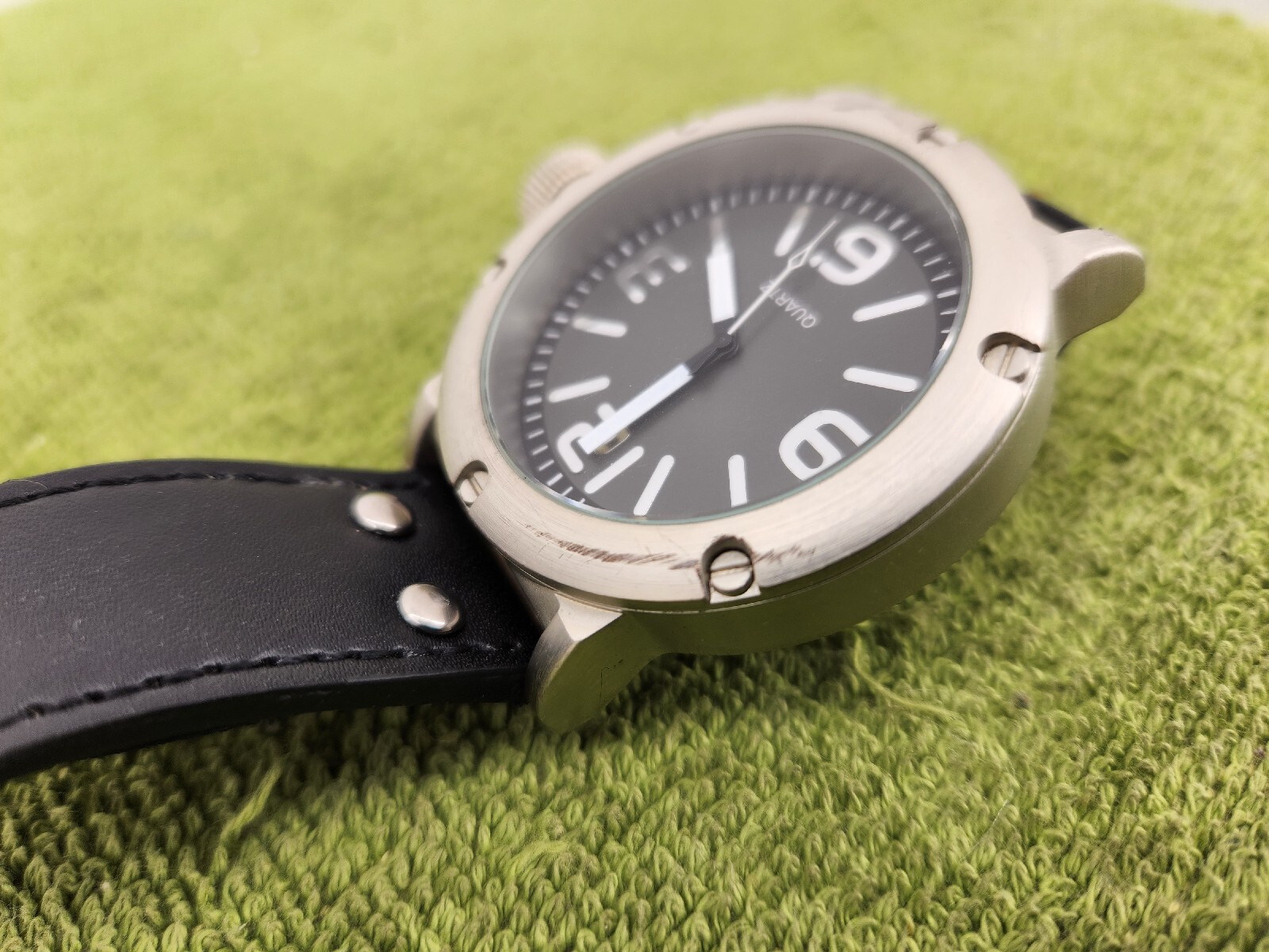 Men’s Quartz Watch Two Tone Chrome Black Dial Cap Design PC21J/91-773