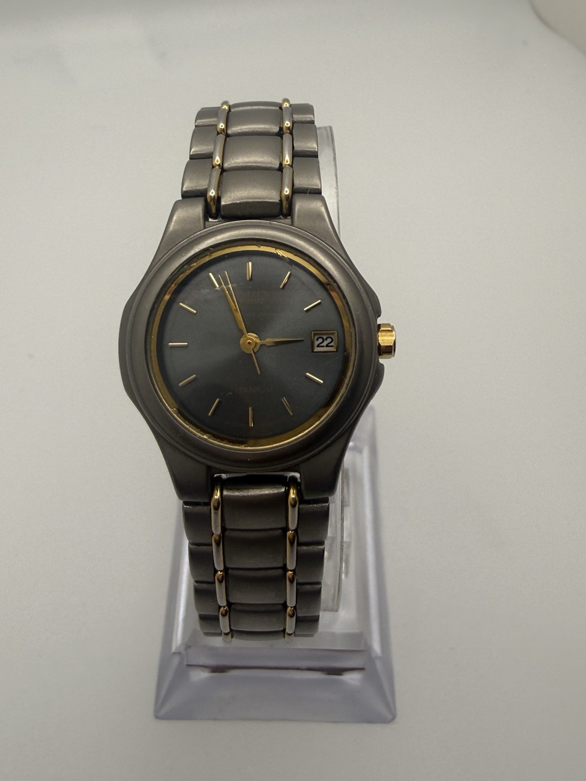 Citizen Titanium Women’s Quartz Gray Dial Date Watch 6010-G08067 Japan Runs