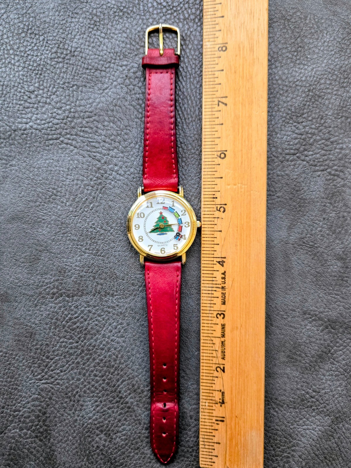 Vintage Christmas Moving Train Holiday Tree Watch Dial Gold Tone Quartz