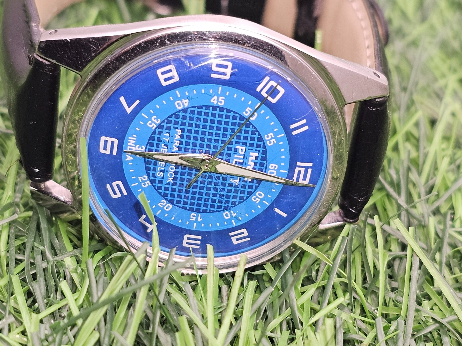 Beautiful Mens HMT Pilot Parashock Mechanical Wind 17J Watch Blue Dial