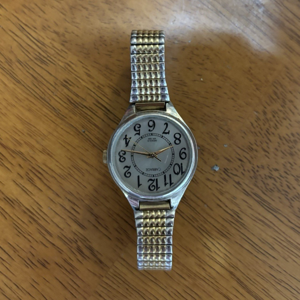 Women’s Round Analog Wristwatch Silver Dial Arabic Numerals Gold/Silver Bracelet