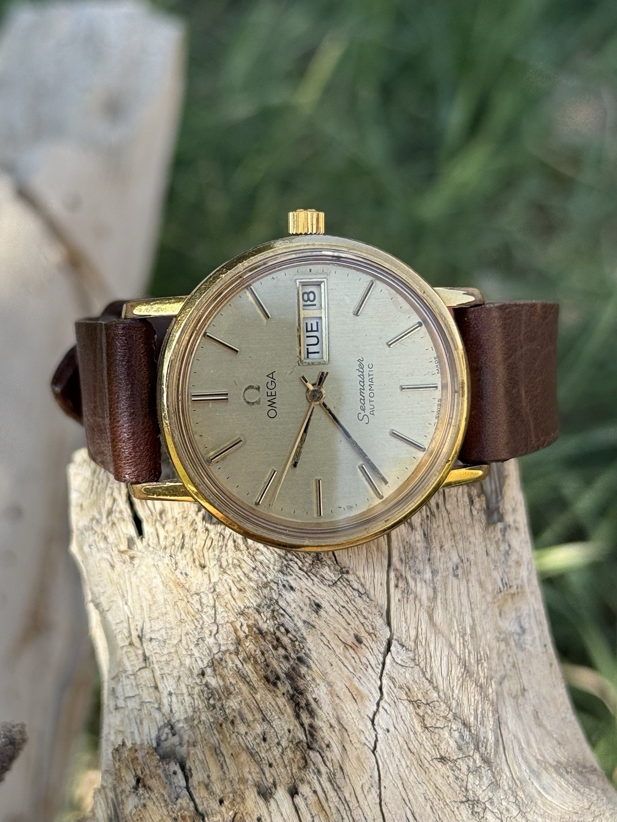 Vintage OMEGA Seamaster Cal.1020 Automatic Gold Dial Day/Date 35mm Men’s