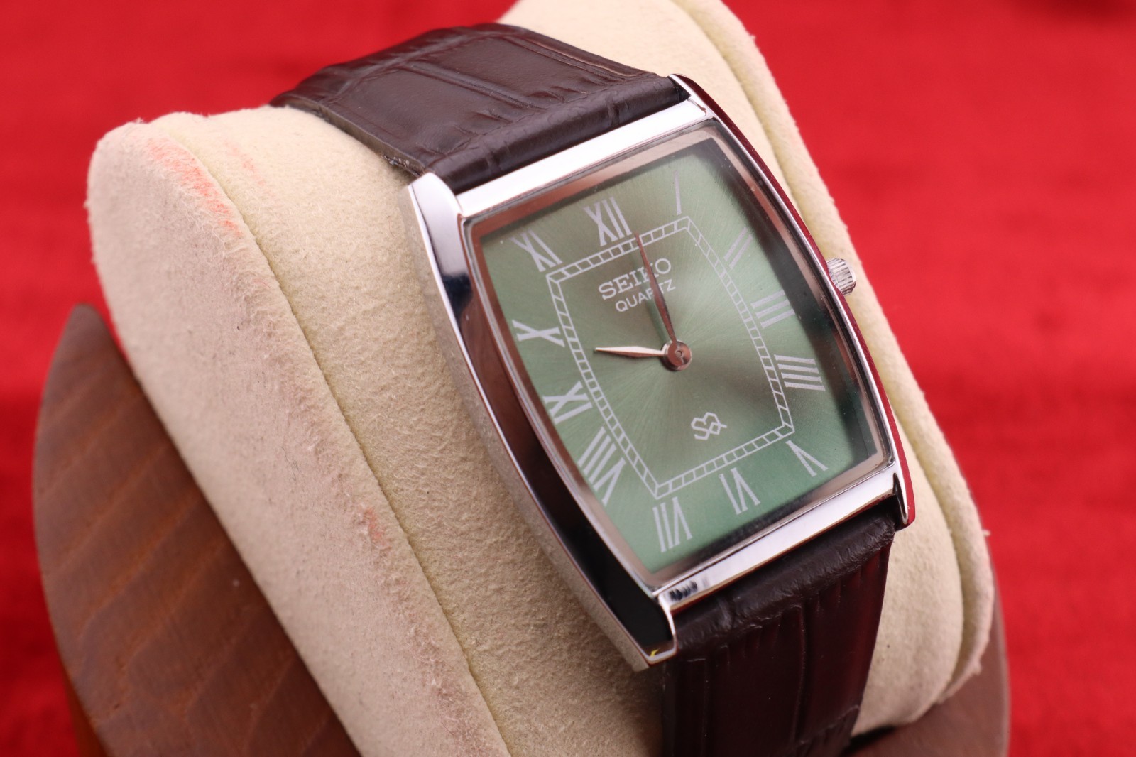 Vintage Men Seiko quartz Barrel-Tank Green Dial ,Dark Brown leather Dress Watch