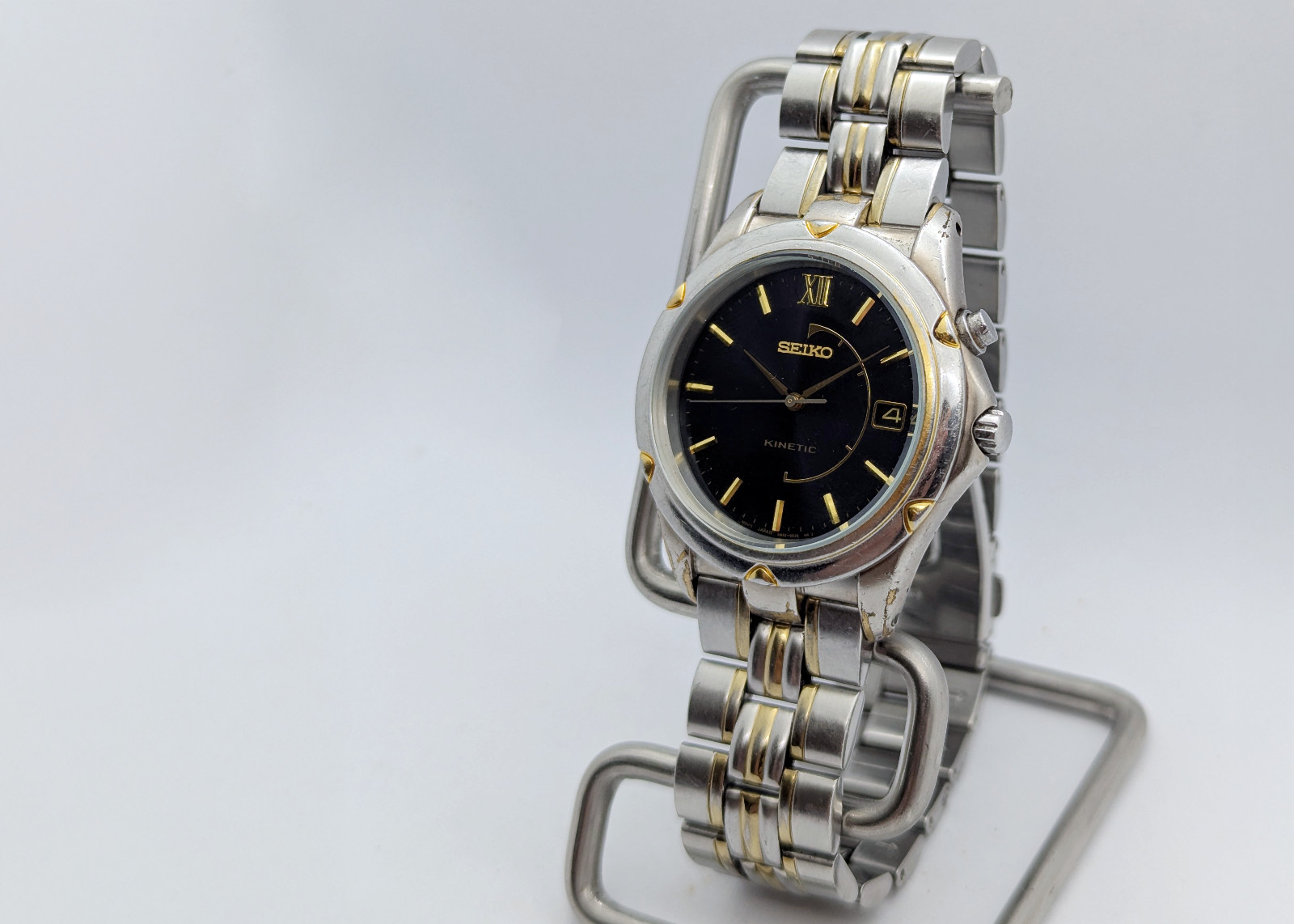 Seiko Kinetic 5M62 Two Tone Blue Sunburst Roman Dial | New Capacitor & Crystal