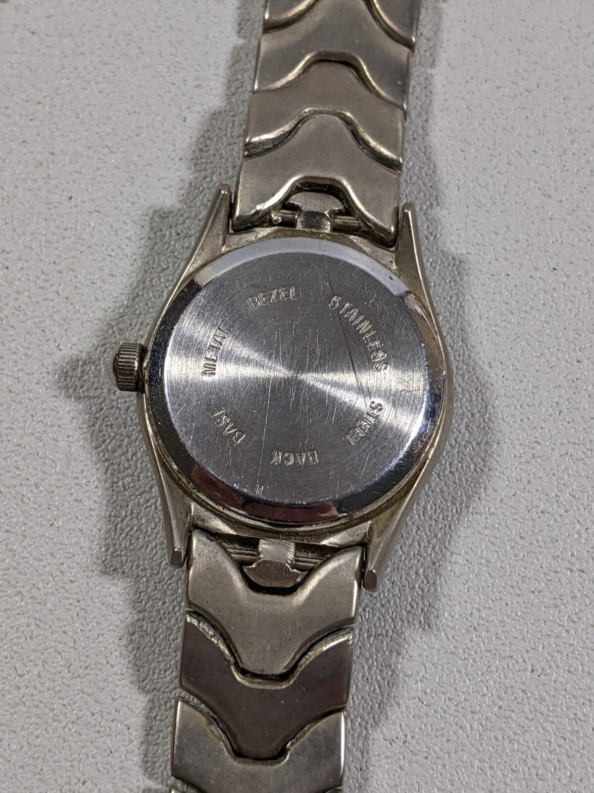 White Dial Round Silver Tone Case 23 mm Link Bracelet Band Watch 6.5 Inch