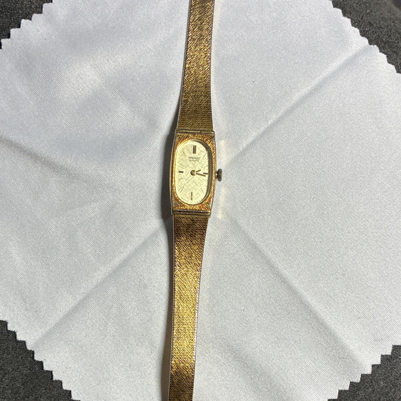 Vintage 1983 Seiko 1320-6069 Gold Quartz Tank Watch Rare JumpSet Electronic RUNS