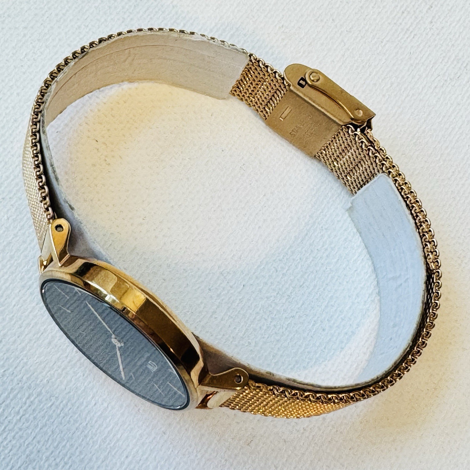 Daniel Wellington Petite Melrose 28mm Women’s Rose Gold Mesh Black Dial B28R01