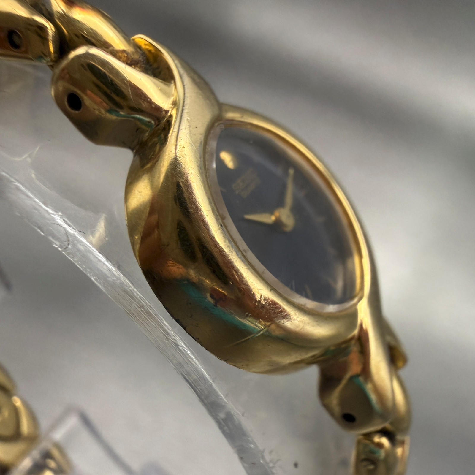 Seiko Watch Women 16mm Blue Dial Gold Tone Oval 1F20-5H79 Vintage New Battery