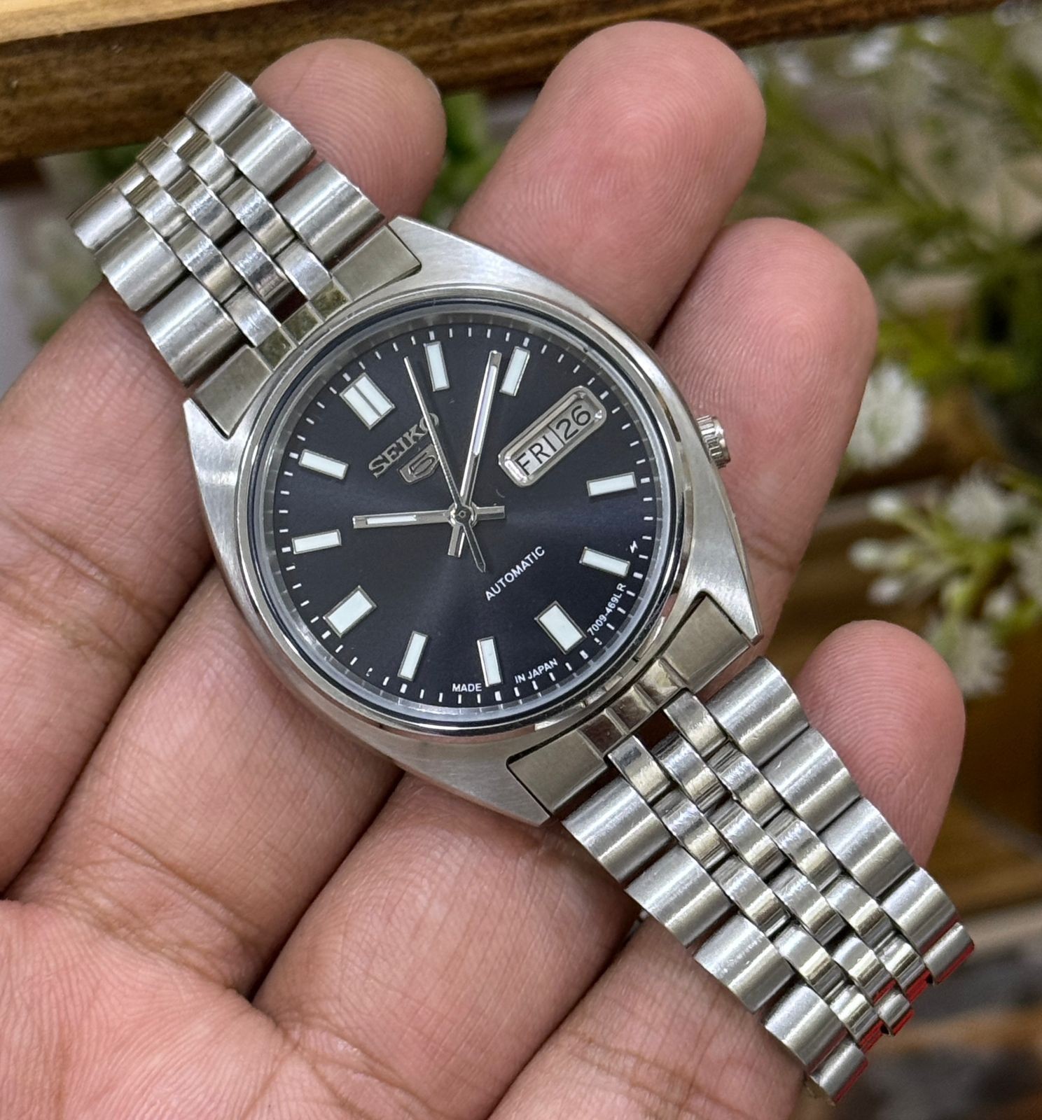 Vintage Seiko 5 Automatic Black Dial Wrist Watch For Mens Japan