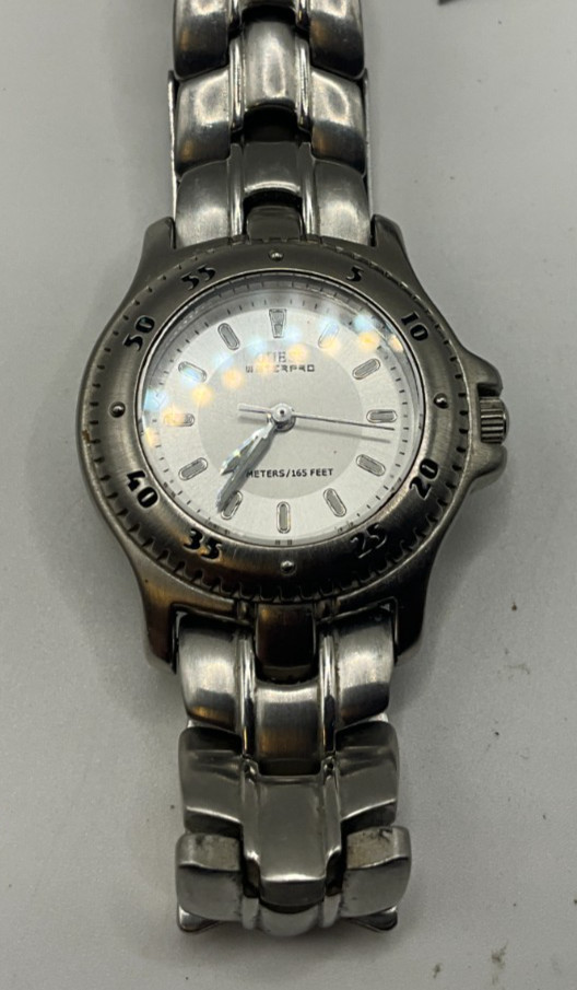Vintage Guess Waterpro womens watch, light wear/use, looks sand runs good, nice