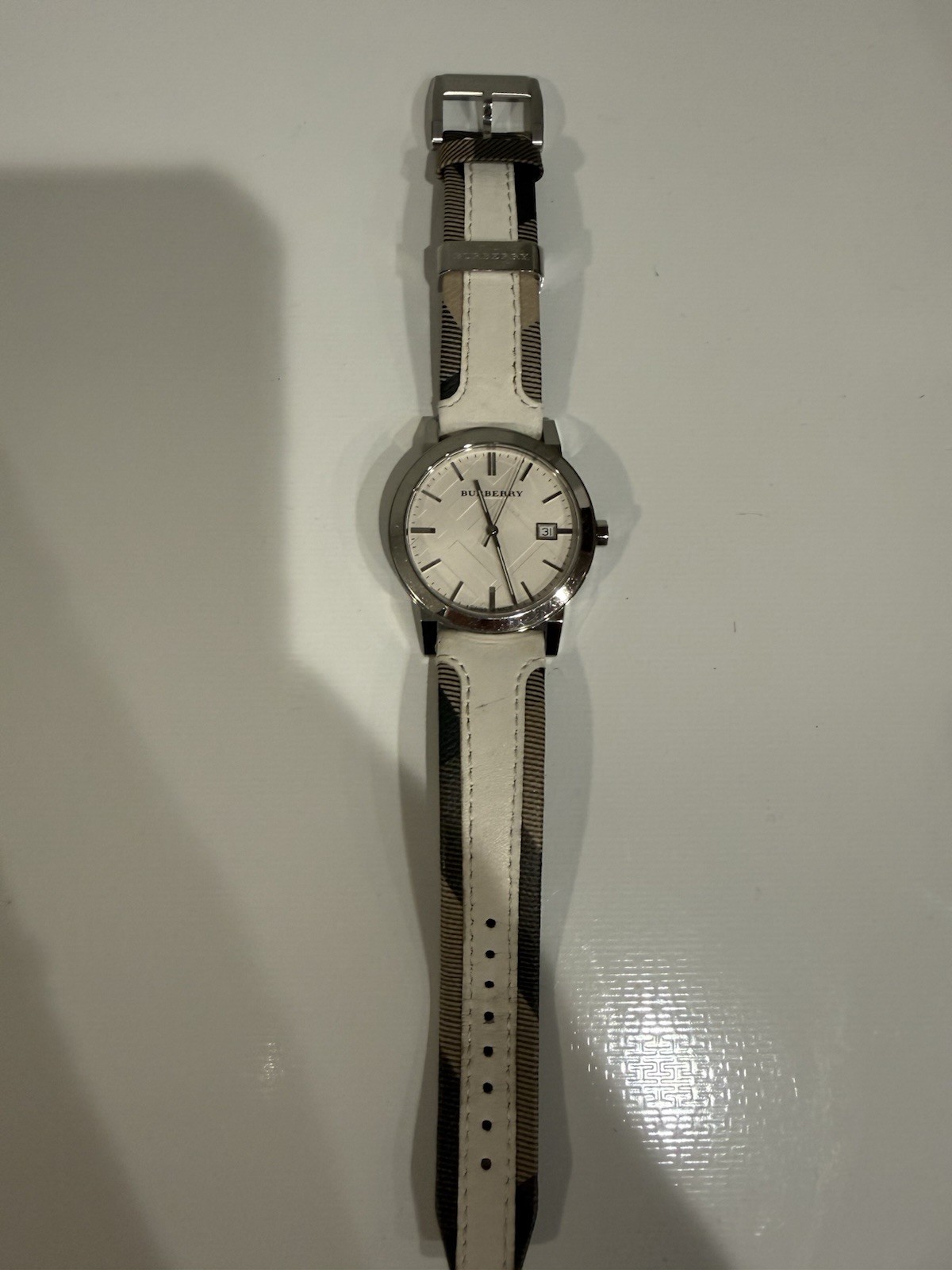 Burberry Women’s White Novacheck Leather Watch Silver Tone