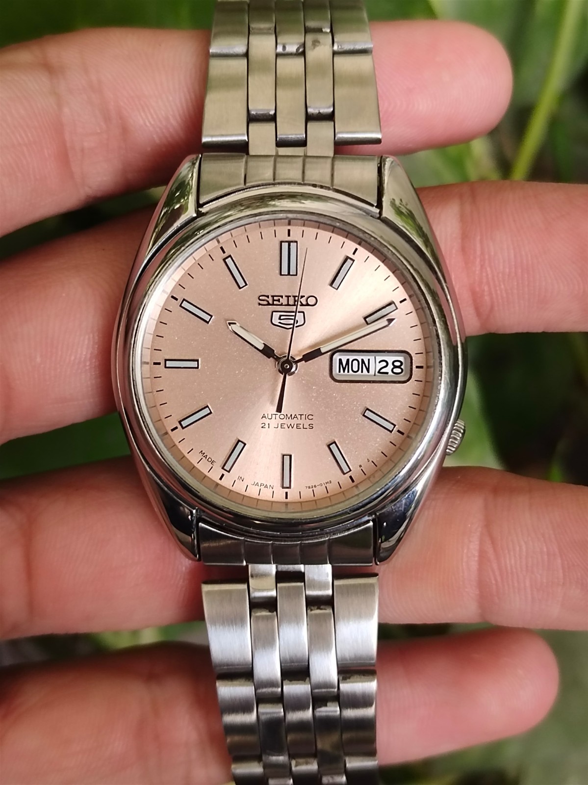 RARE Seiko 5 Salmon Sunburst Dial Exhibition Back Automatic Vintage Watch 7S26