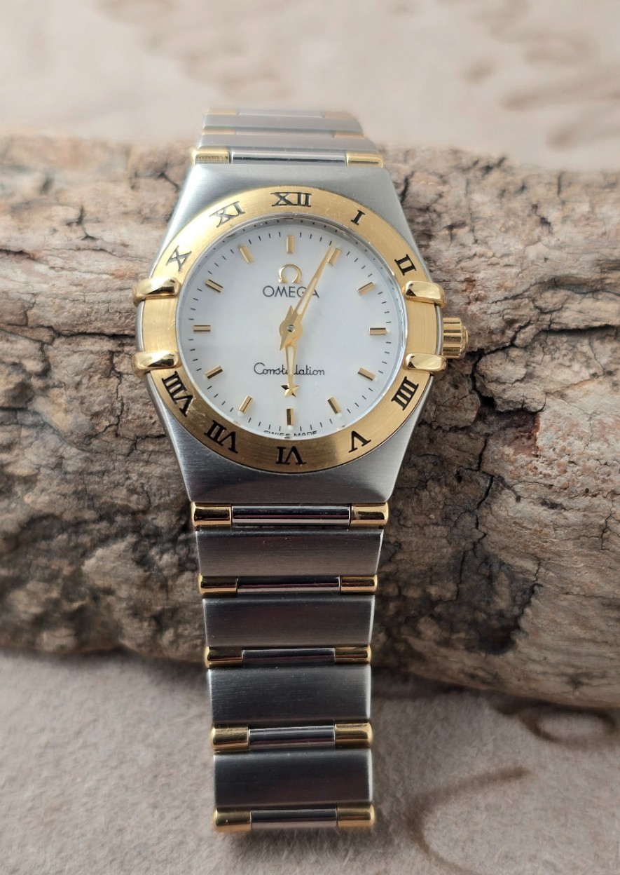 Authentic Ladies 18k Gold Stainless Omega Constellation Quartz Watch MOP Dial