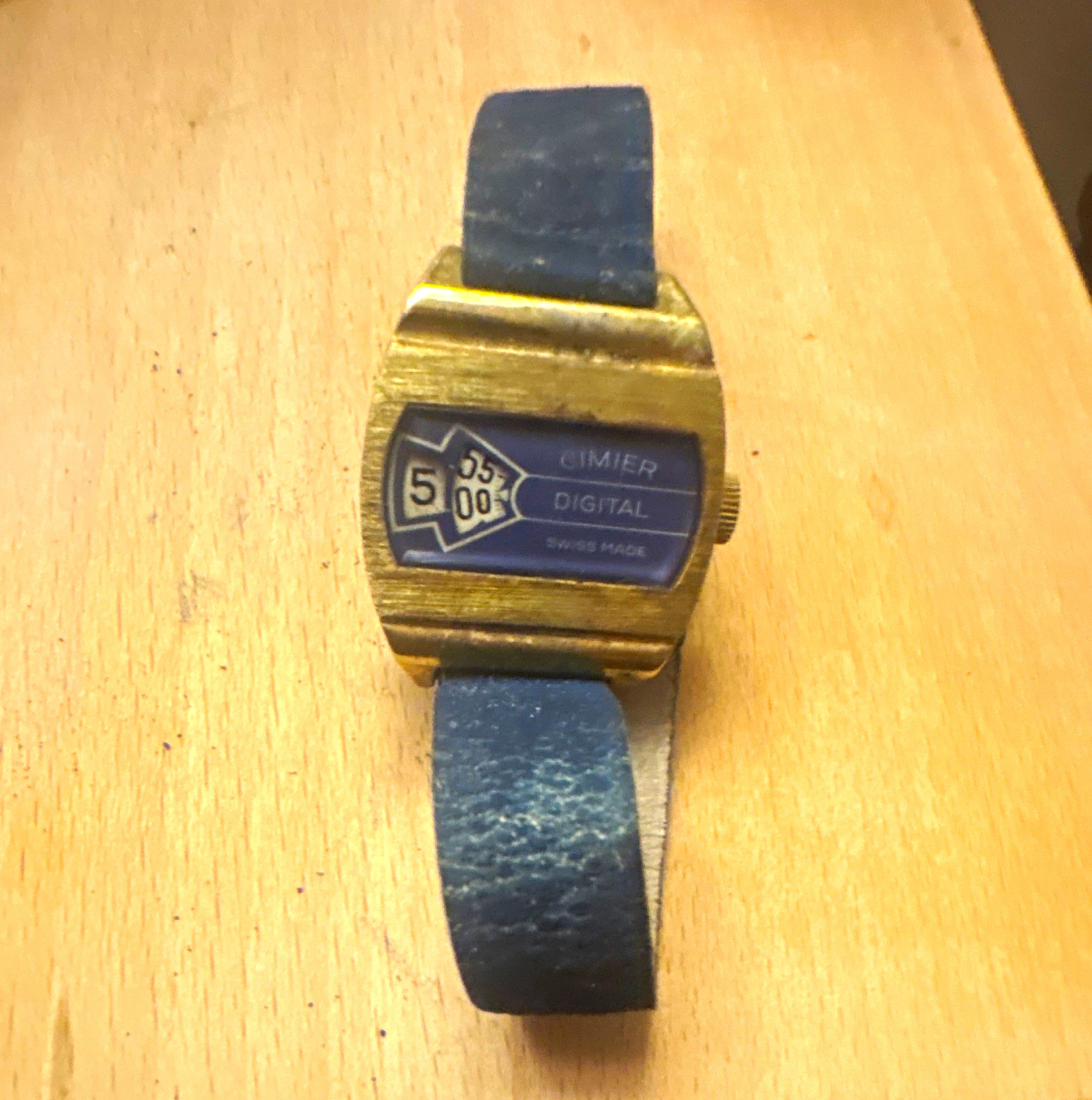 Cimier Digital Swiss Made Vintage Cushion Gold Steel Case Blue Leather Strap