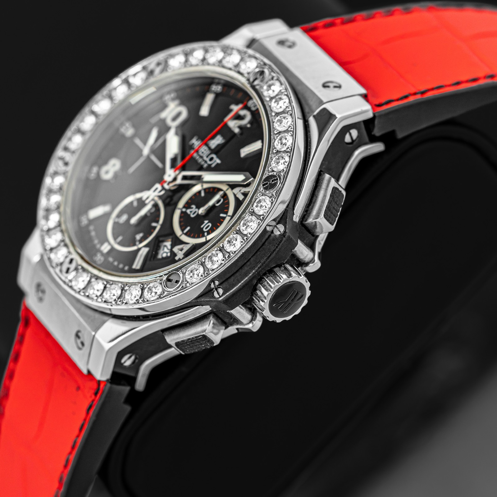 Hublot Big Bang Men’s Black Watch with AM Diamond Bezel – 301.SX.130.RX