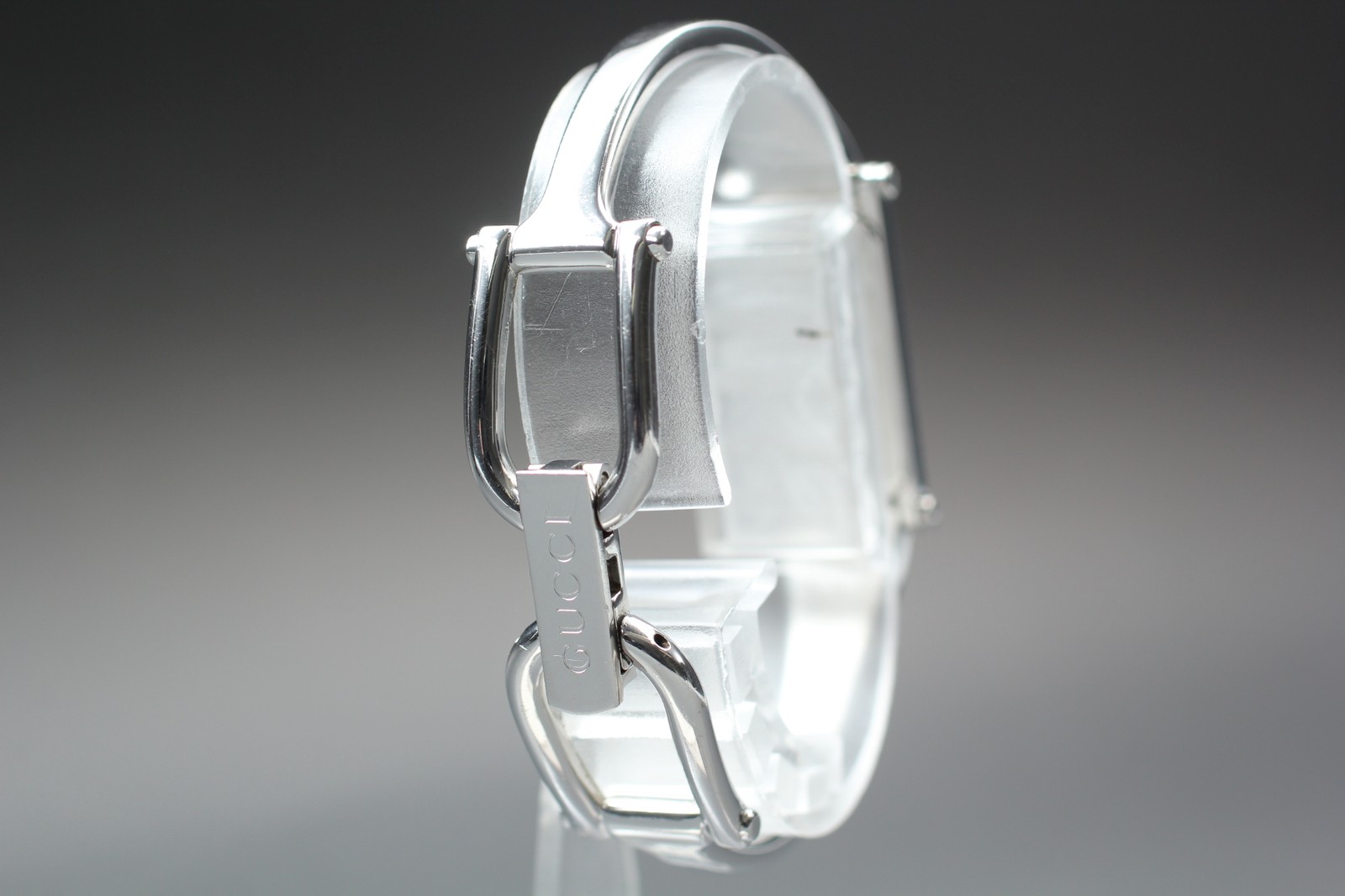 [Near MINT] Gucci 1500L 12mm Silver Dial Quartz Bangle Women’s Watch From JAPAN