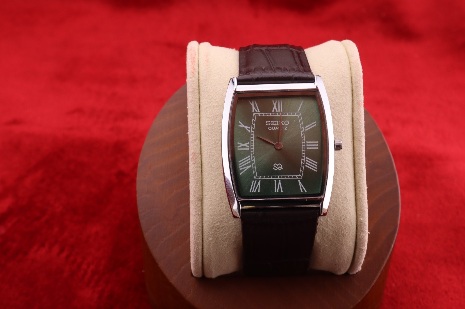 Vintage Men Seiko quartz Barrel-Tank Green Dial ,Dark Brown leather Dress Watch