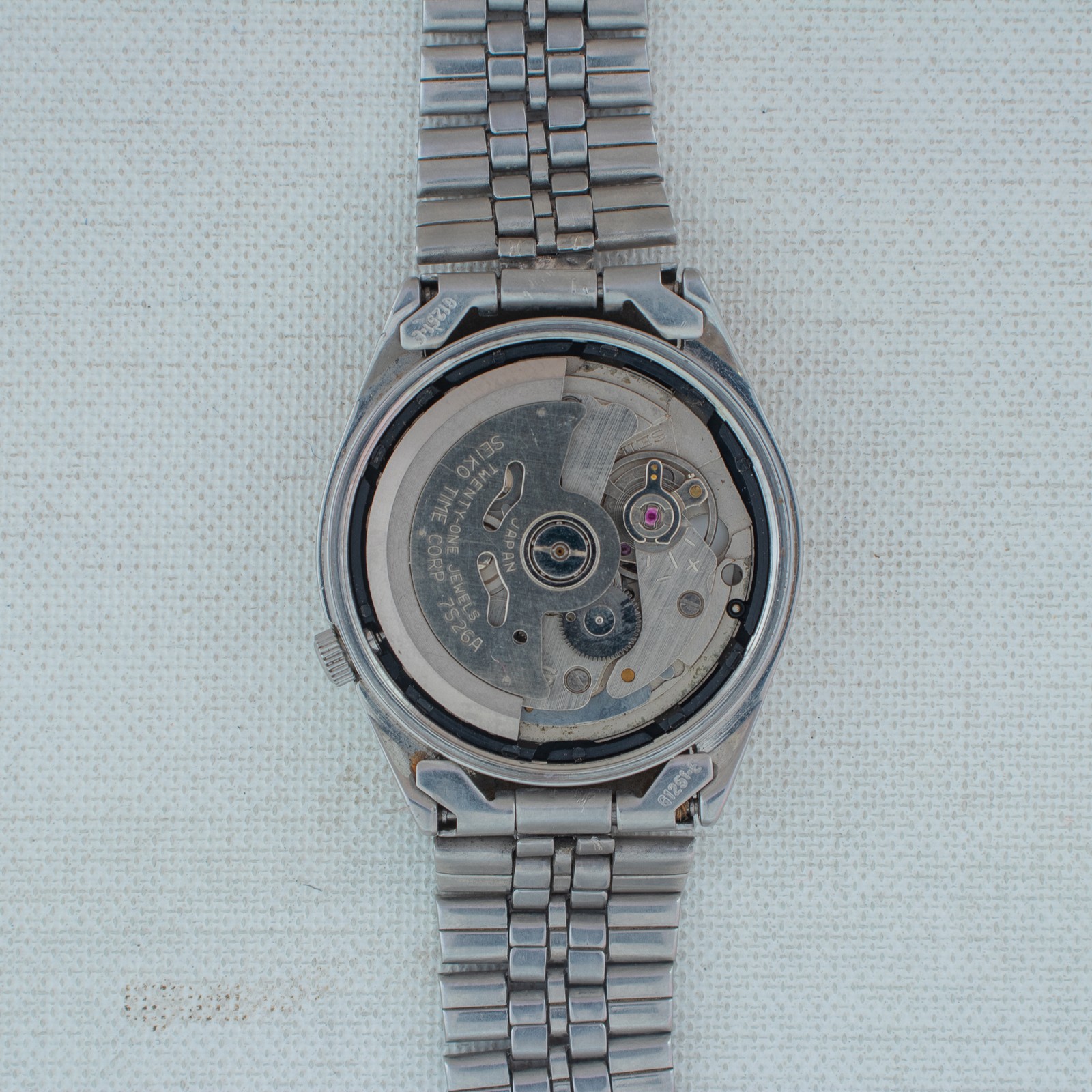 Vintage Seiko 5 Automatic Watch 7S26-0530, Texture Silver Dial Lum Hands & Marks