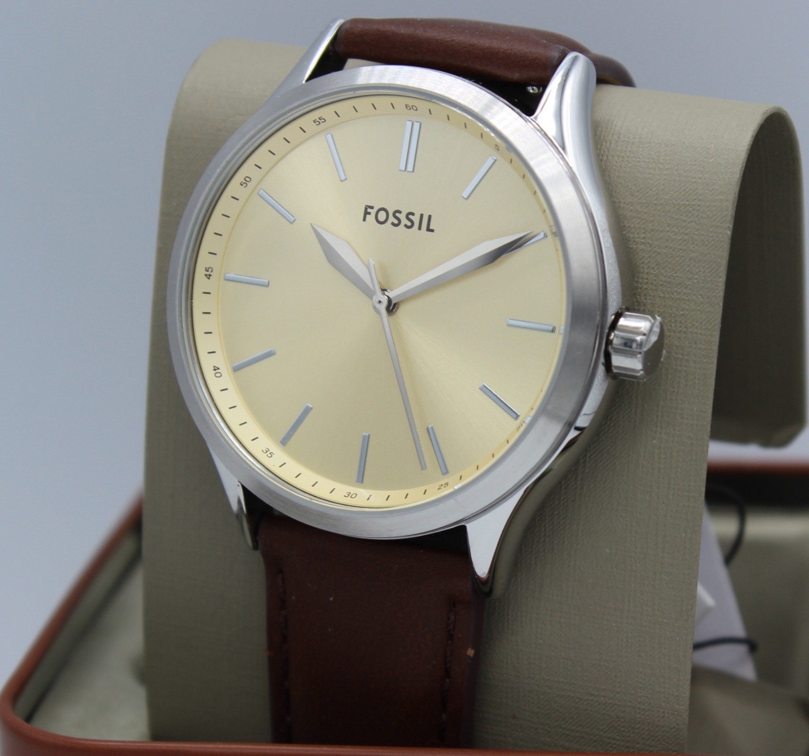 New Authentic Fossil Fenmore Midsize Slim Silver Cream Brown Men’s BQ2865 Watch
