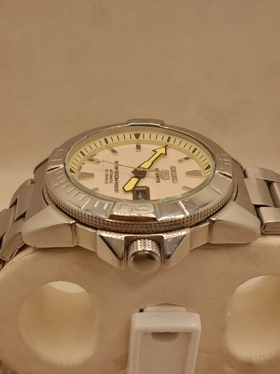 Seiko 5 Sports Automatic 23 Jewels Cream Dial Men’s Stainless Steel Watch